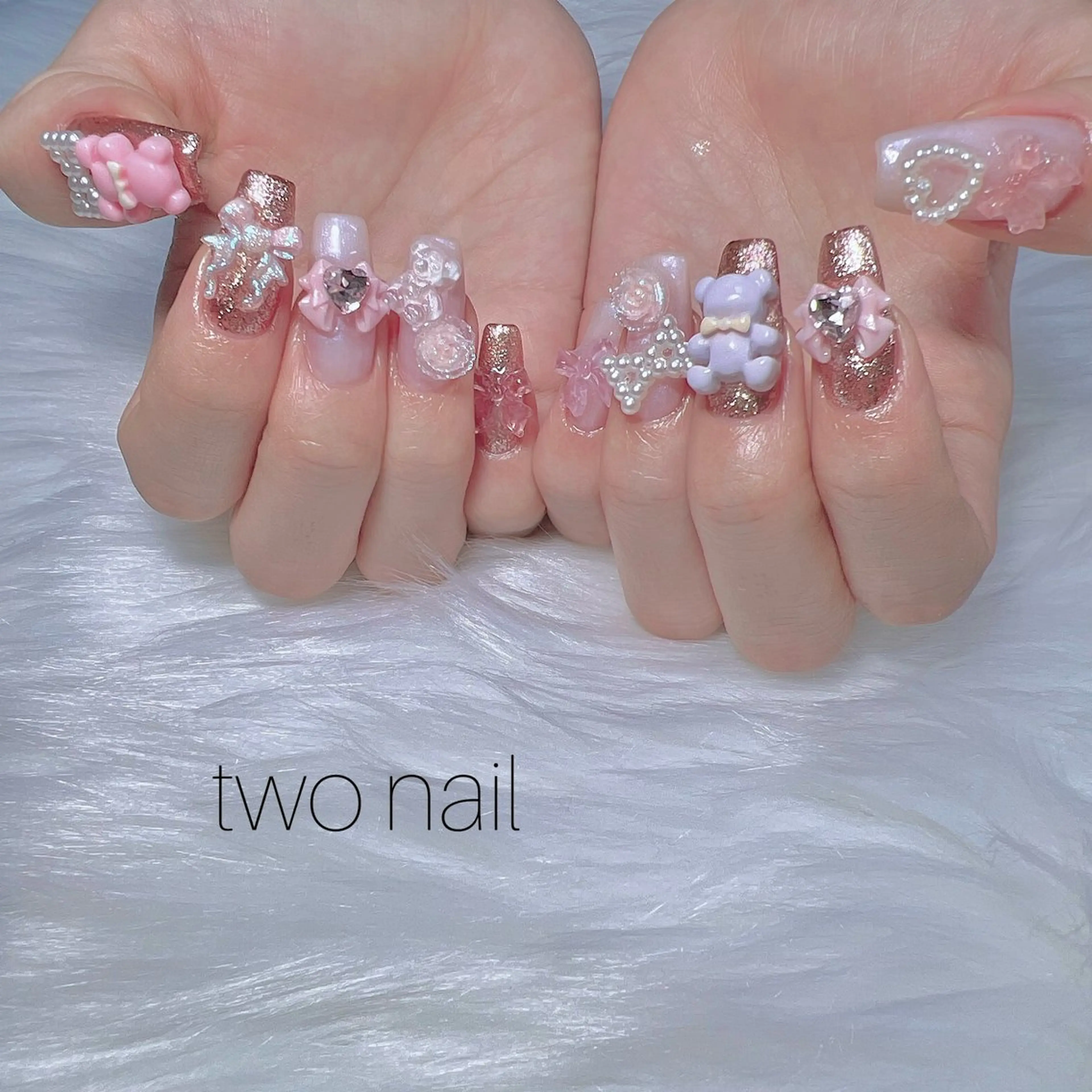 ネイル オーロラネイル 持ち込み ネイルチップ ホワイト ハンドネイル two nailのネイルデザイン