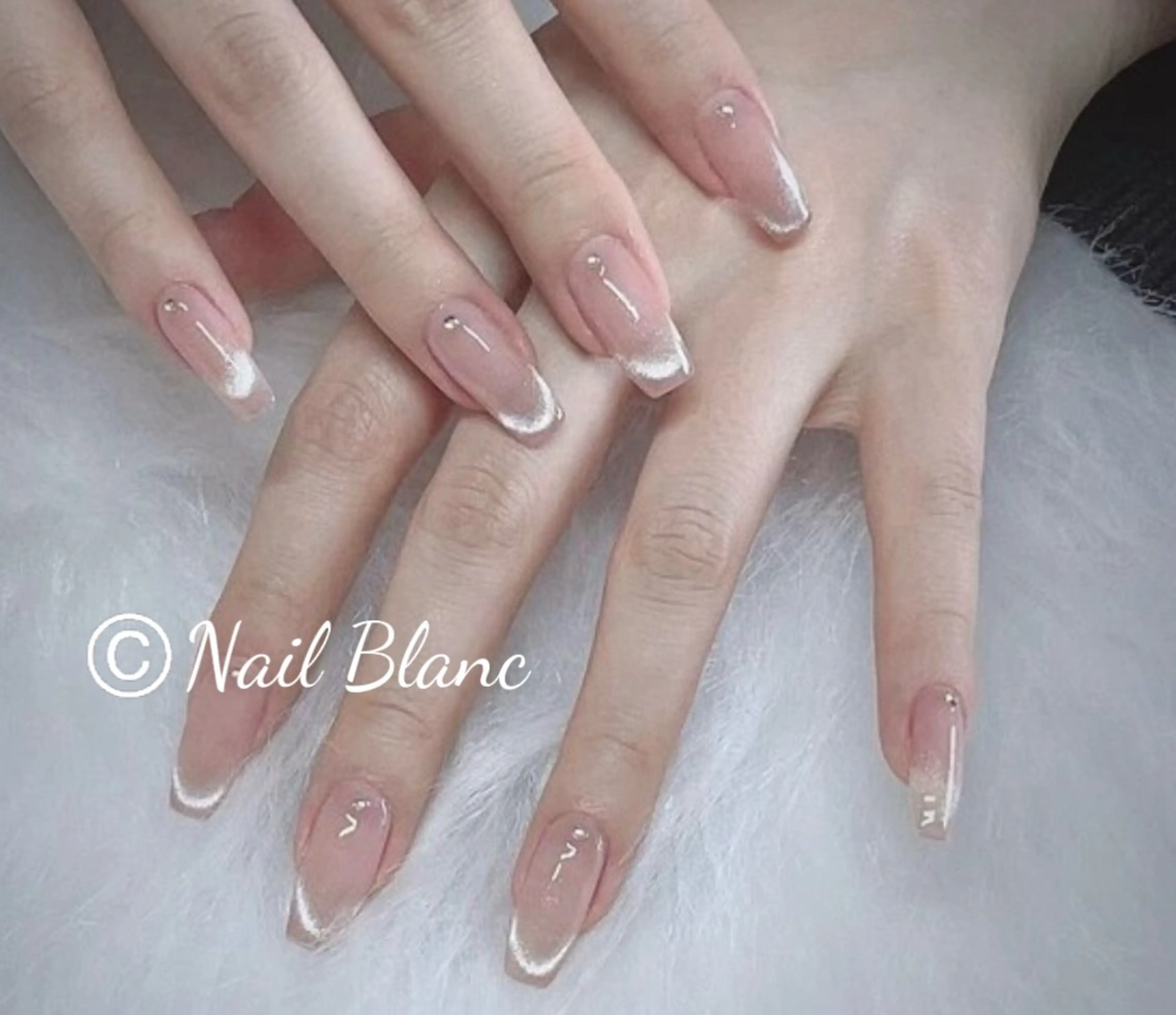 大人気トレンドデザイン🤎ワンホンーネイル🤎マグネットフレンチ(透明感ベース付き)orチークマグネット¥6360 ⭐️の写真