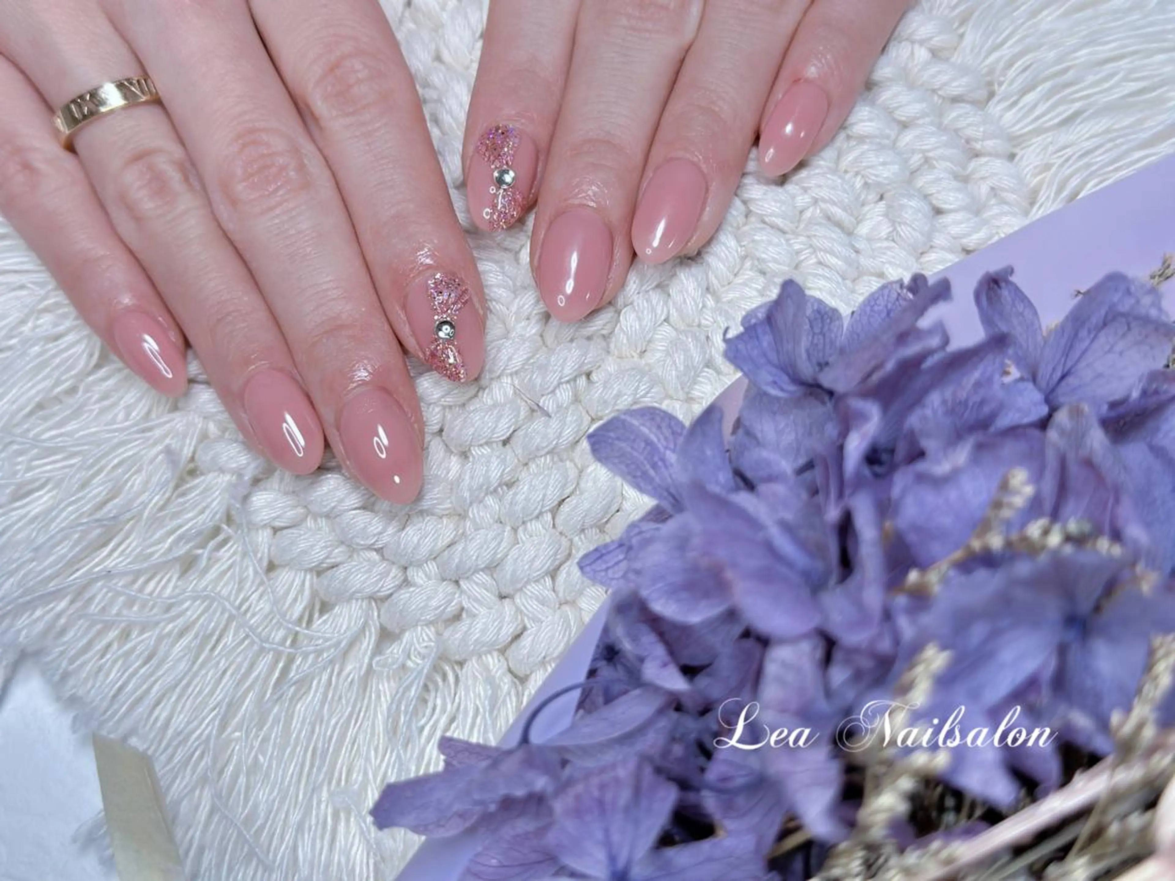 ミディアム カラー ネイル Le’a NailSalonのネイルデザイン