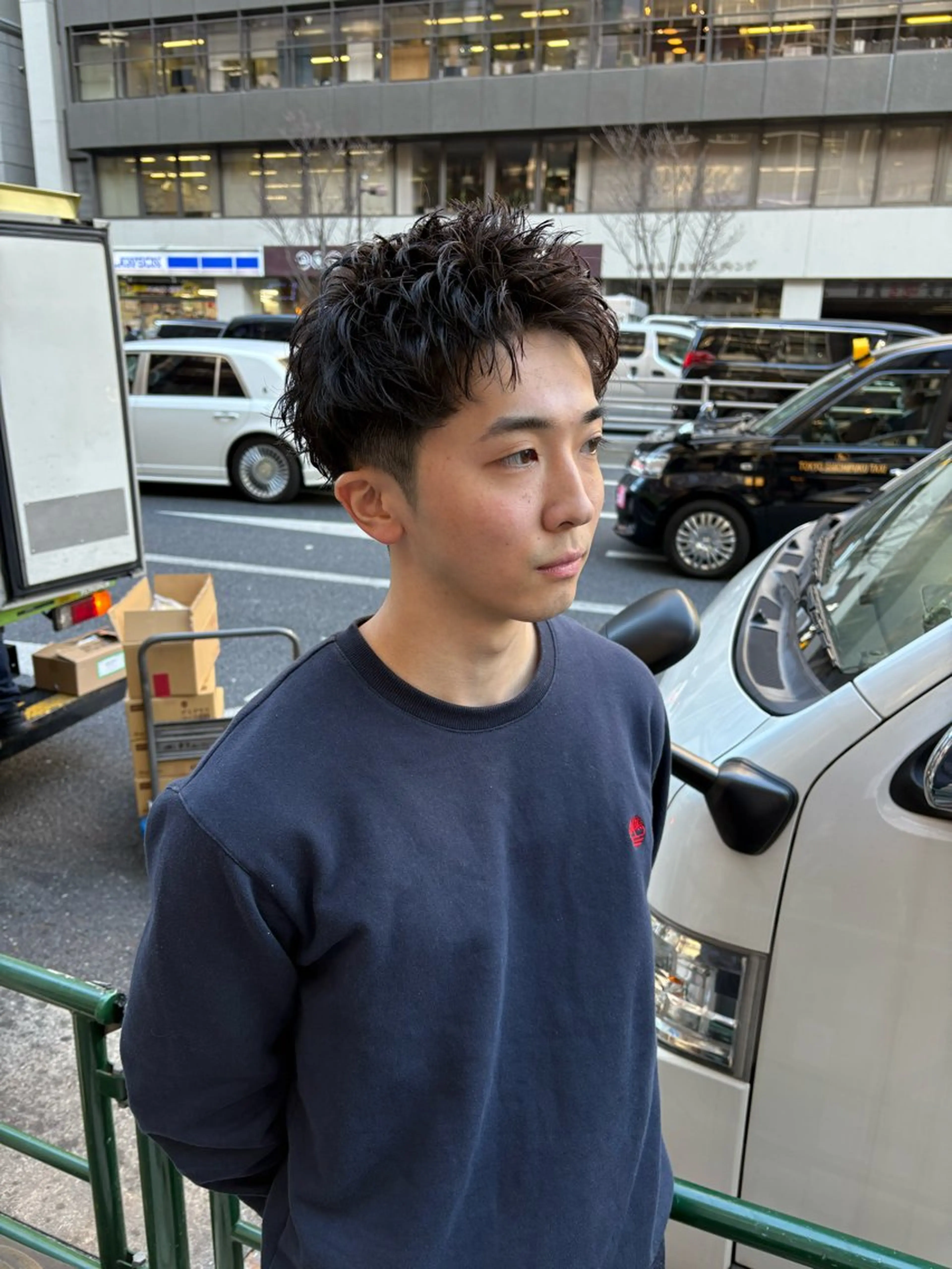 ショート パーマ メンズ メンズブリーチ フェザーパーマ メンズハイライト メンズインナーカラー メンズパーマ カット パーマ トリートメント 💈メンズ短髪特化 ✂︎伊藤大輝💈のヘアスタイル