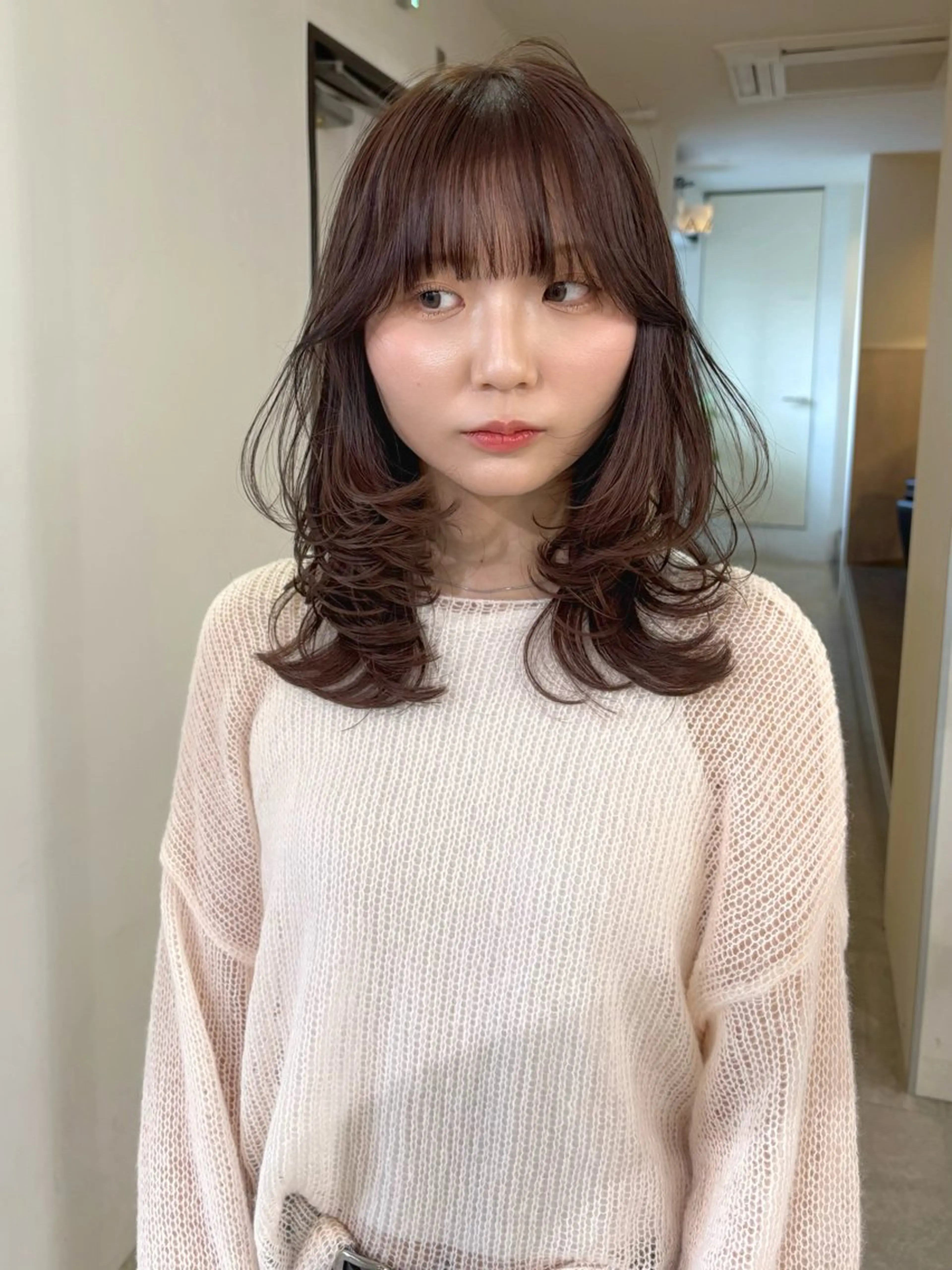 ミディアム カラー くびれヘア レイヤーカット mizuki/ピンク ベージュ.レイヤーのヘアスタイル