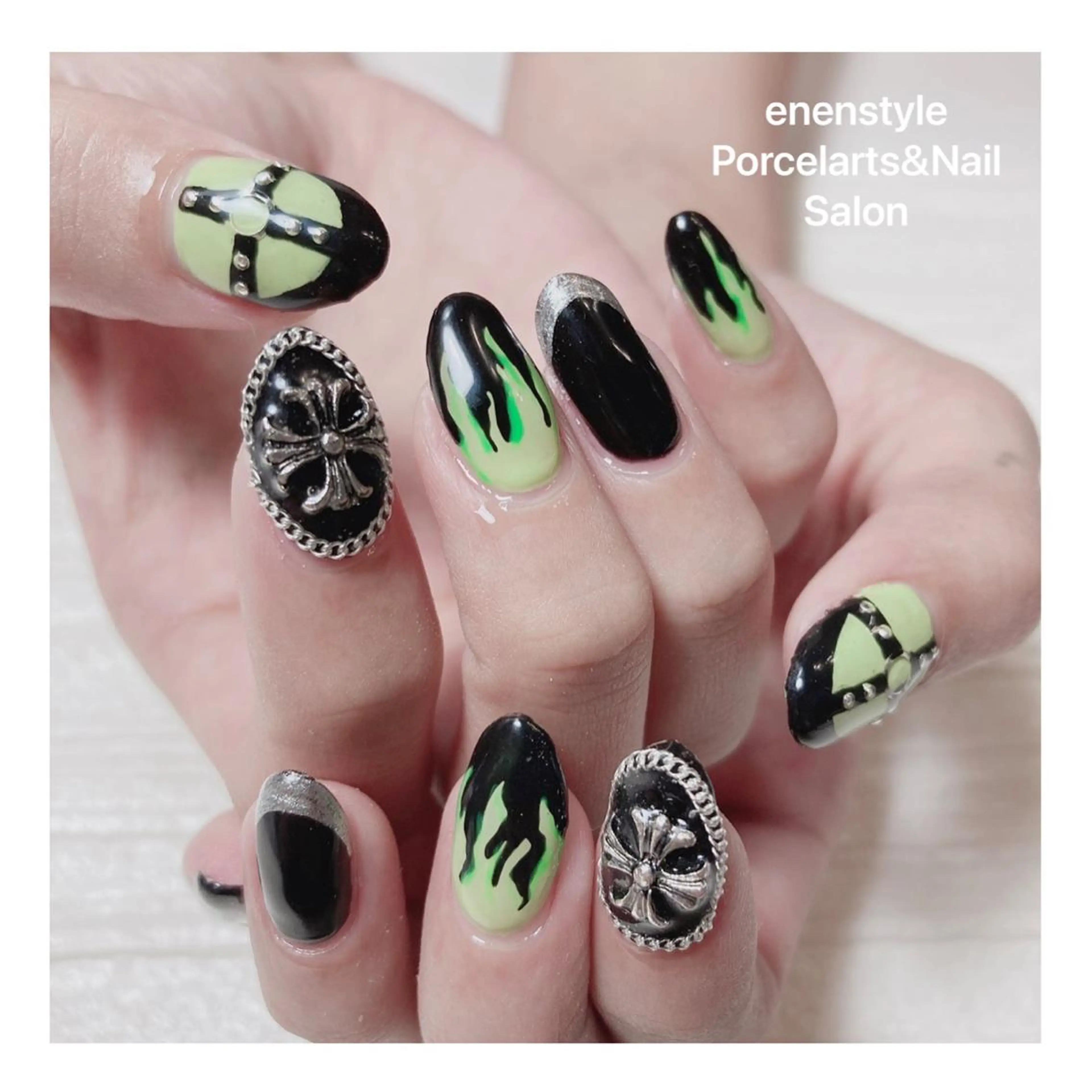 ミディアム ネイル ハンドネイル 👑enen style👑のネイルデザイン