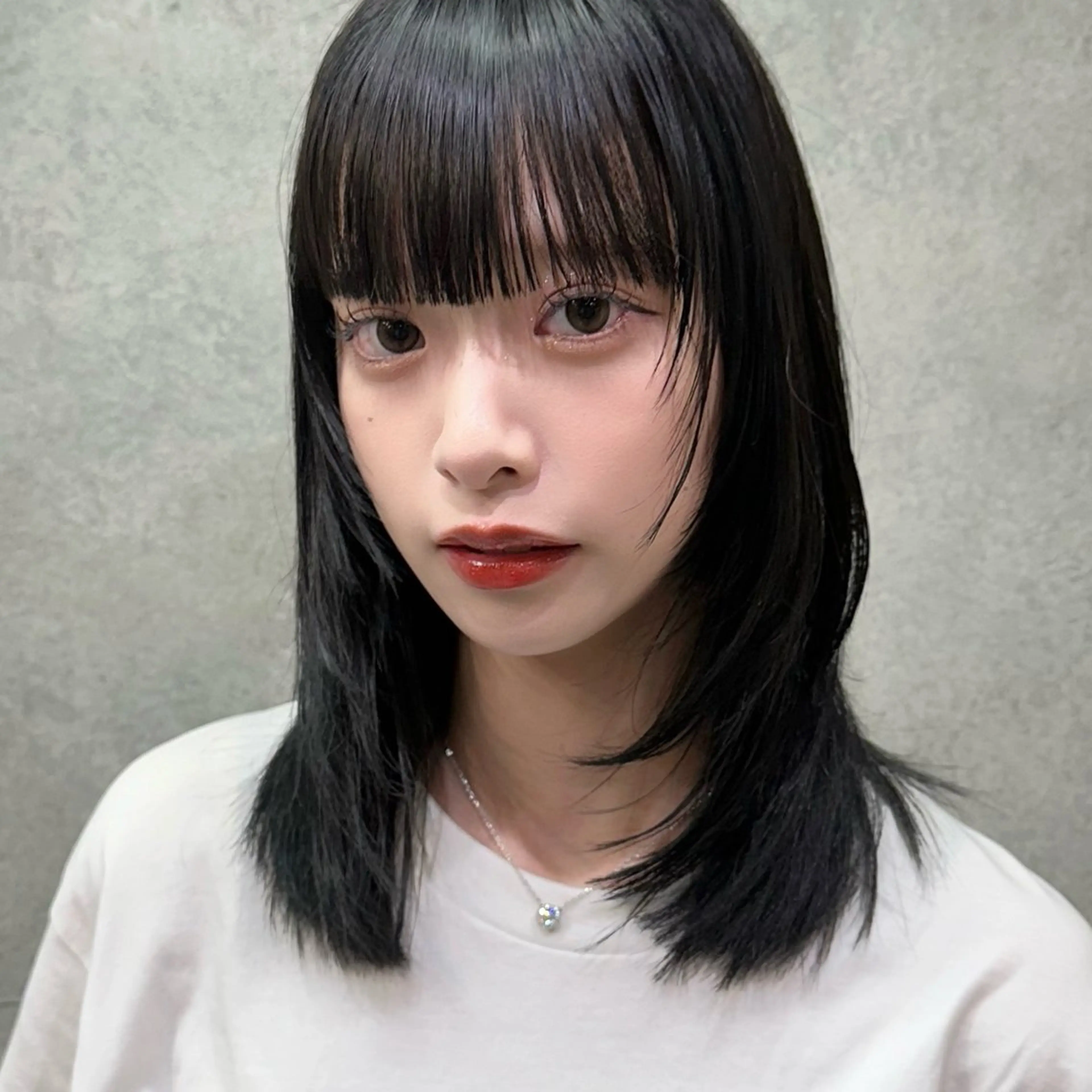 ミディアム ハッシュカット ハイレイヤー レイヤーカット カット ヘアカラー オシャレ髪✔️ 店長オオキアキヒロのヘアスタイル