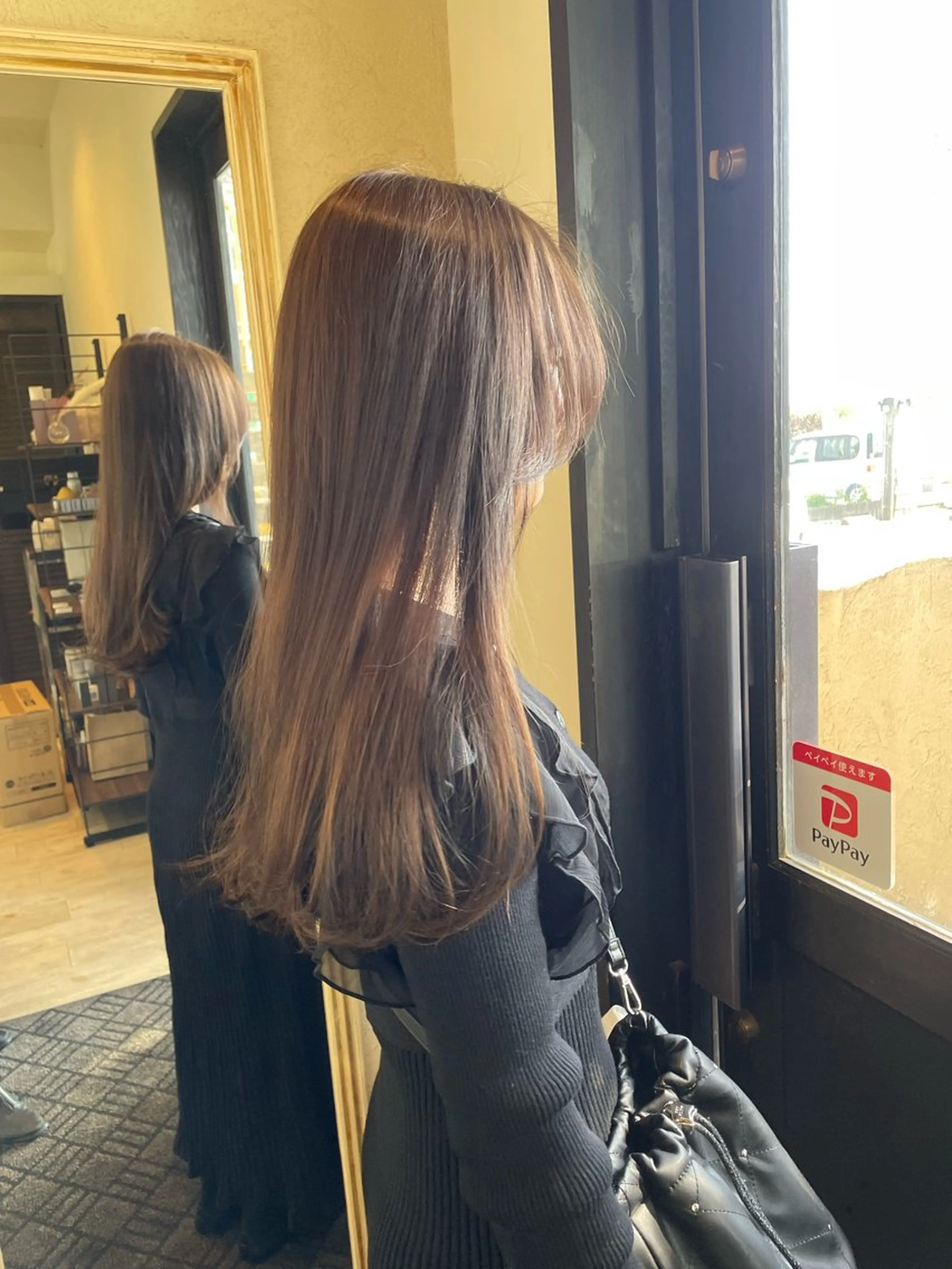 カット+サラサラ酸性ストレート¥24200→¥16940               ダメージを軽減しながらサラサラに！の写真