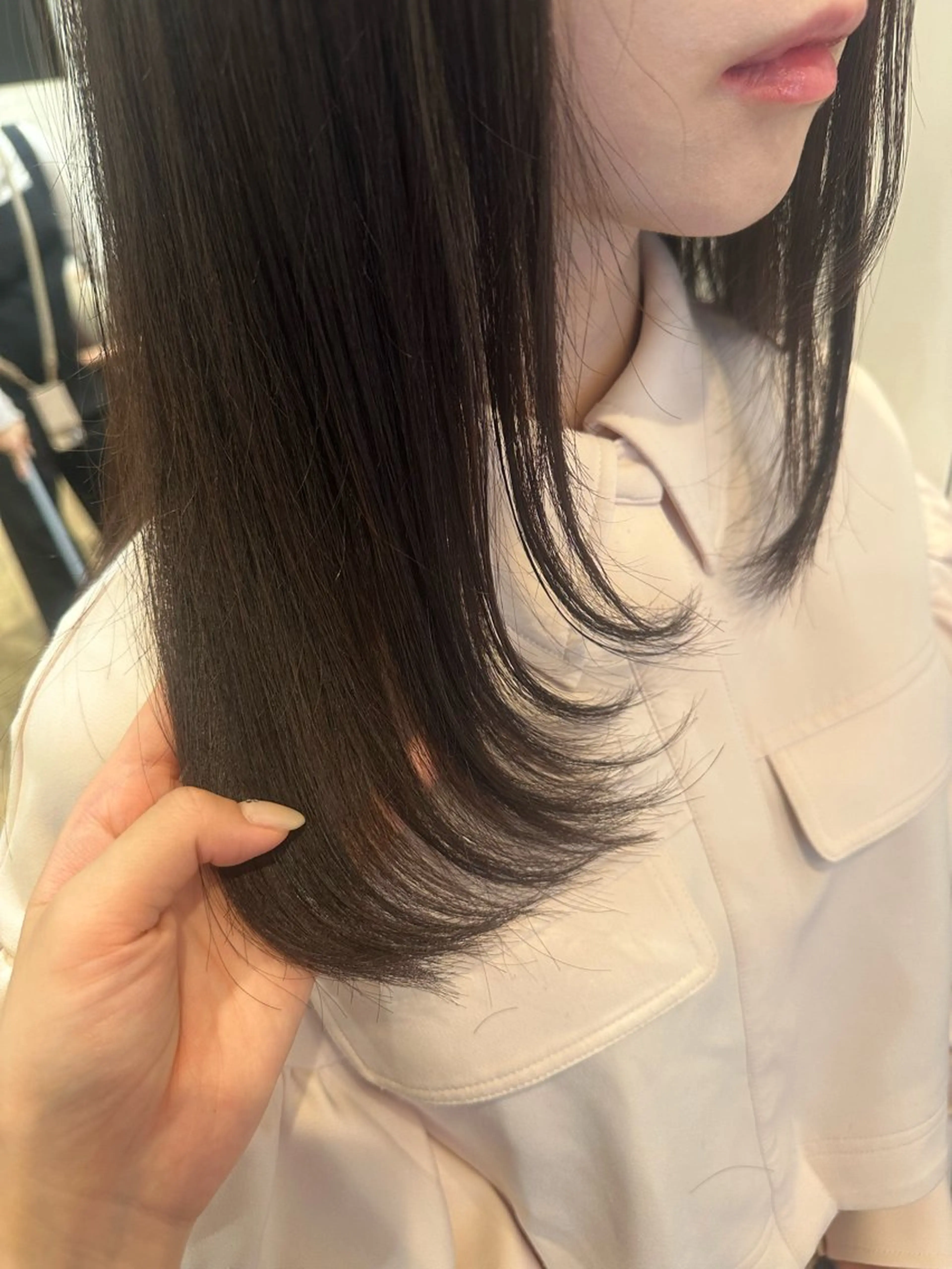 セミロング 顔まわりレイヤー 顔周りカット レイヤーカット kana🌻 /attraのヘアスタイル