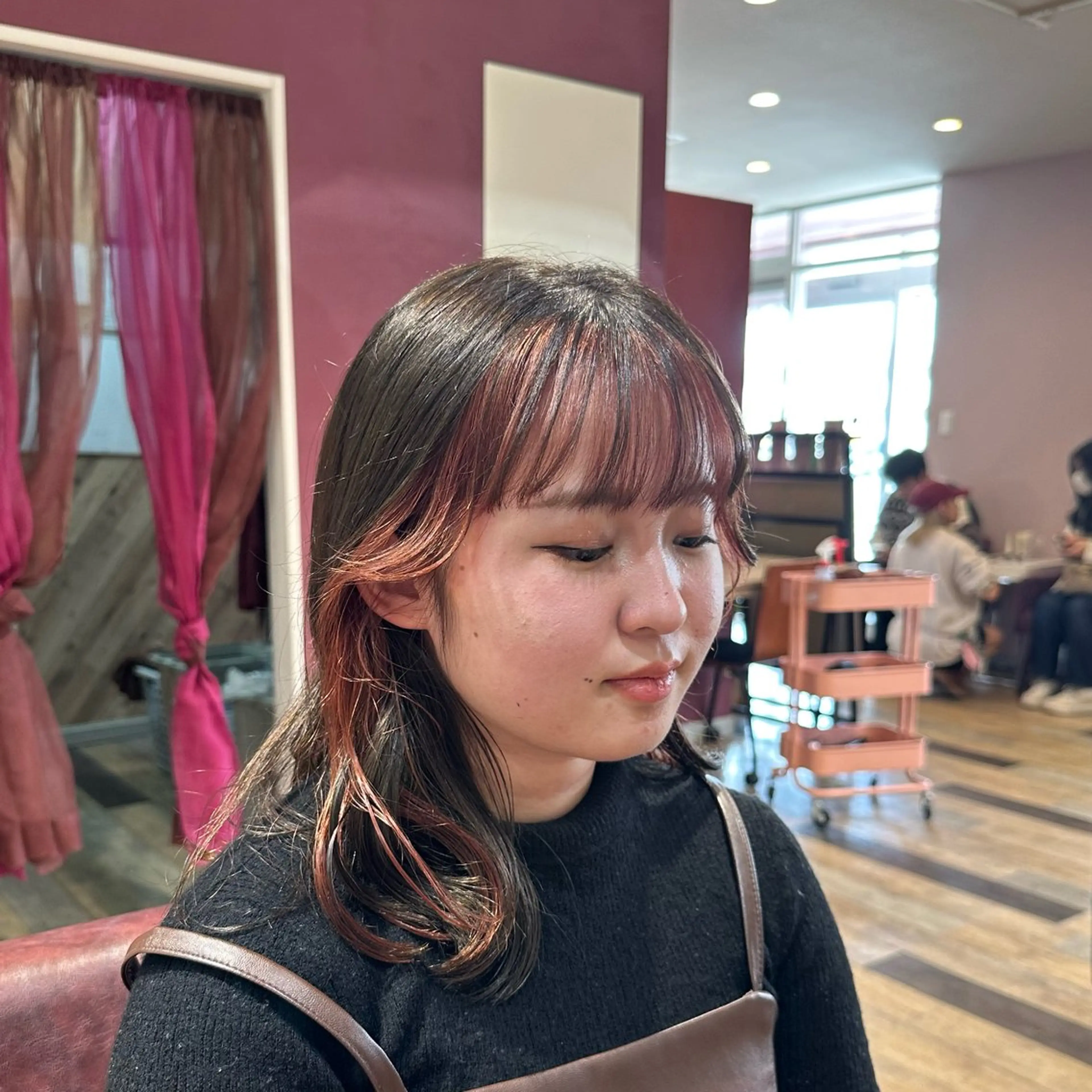 ミディアム カラー オリーブカラー ピンクカラー レッドカラー トリートメント 柔らかいcolor ￤韓国￤🩰マユ🩰のヘアスタイル