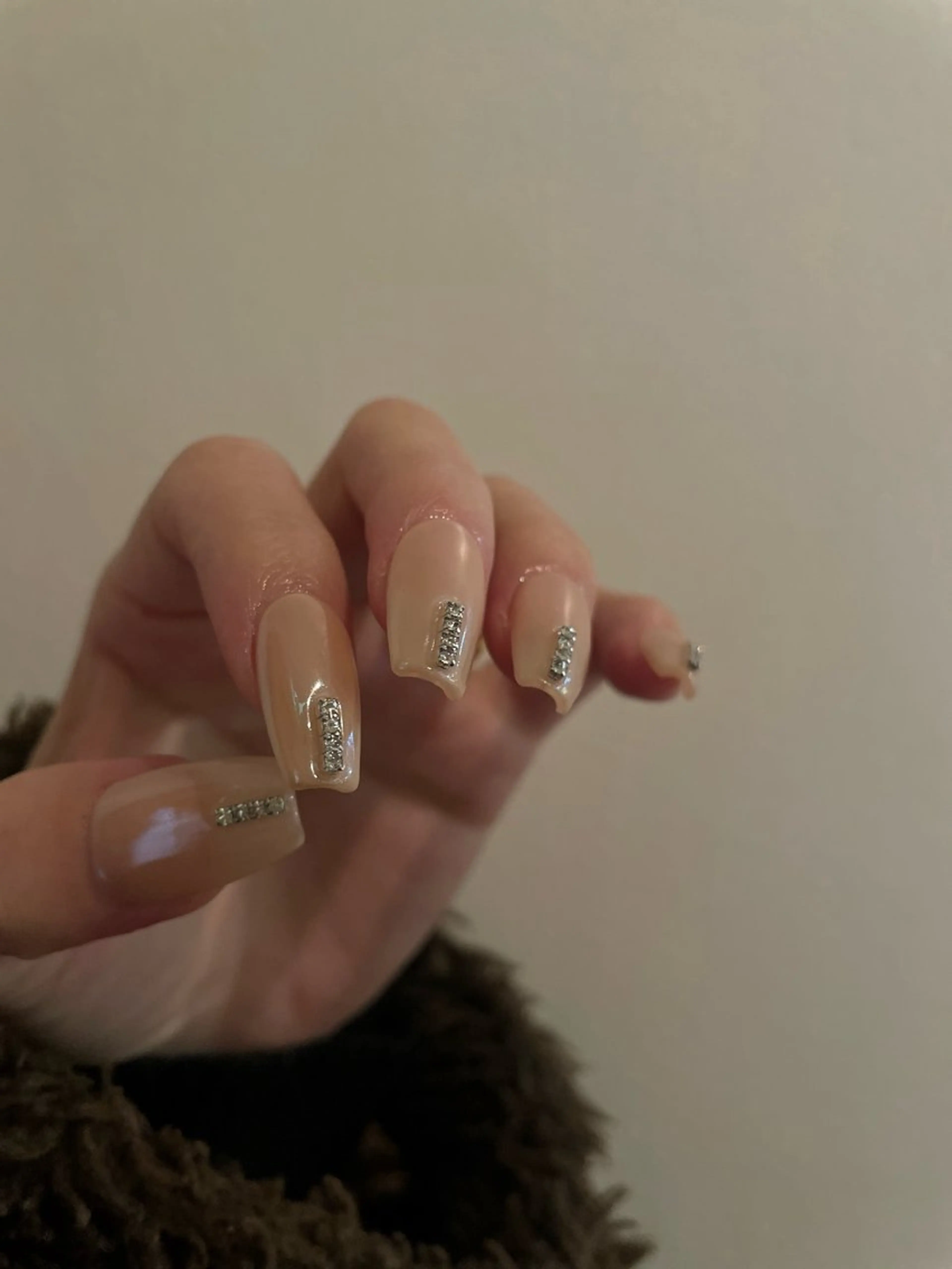 ネイル ハンドネイル anyora nail salon所属・大人ワンホン キラキラ／Ayanoのネイルデザイン