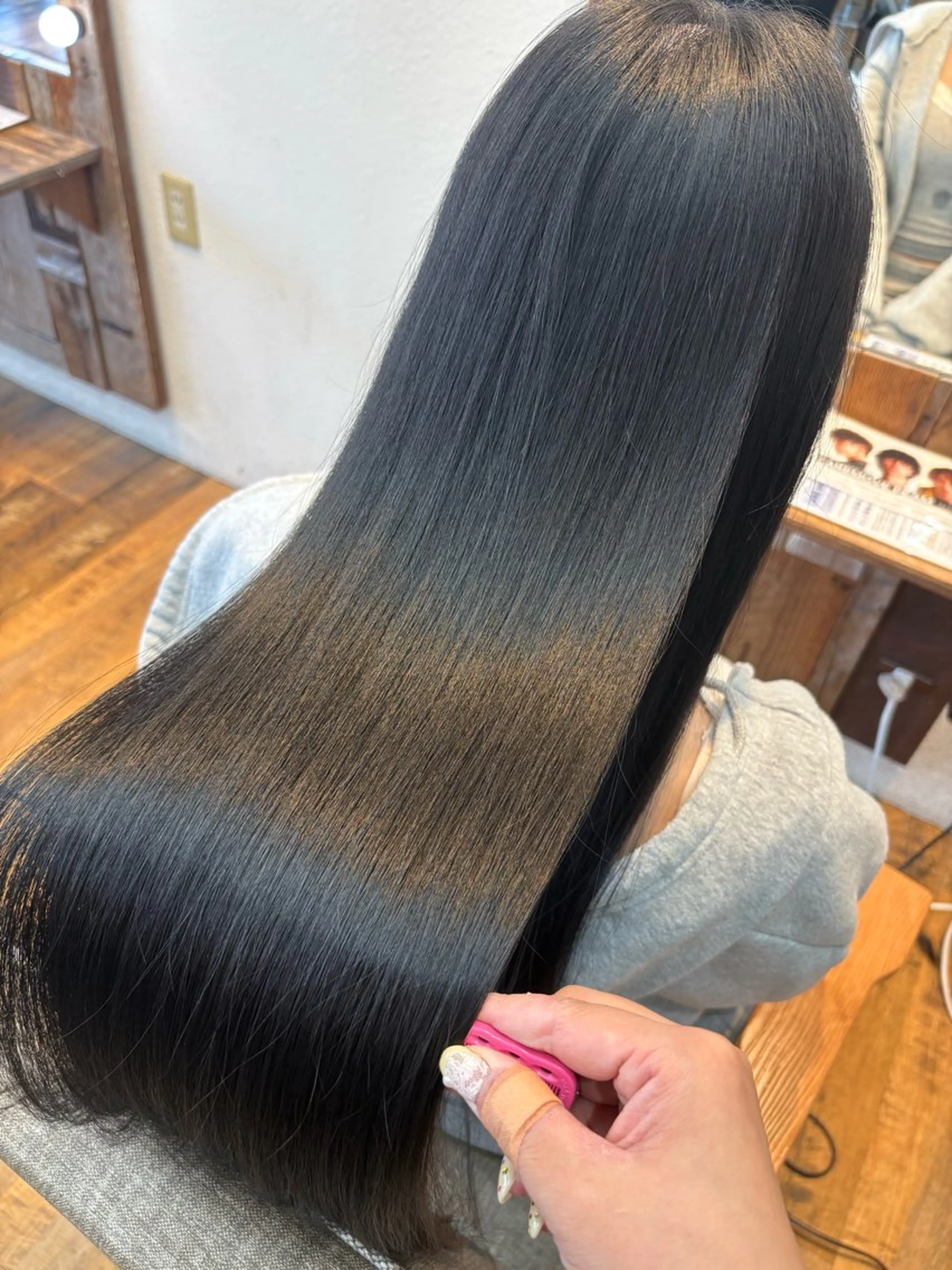 ロング カラー ヘアカラー レナ┊︎髪質改善 ┊︎シルクストレートのヘアスタイル