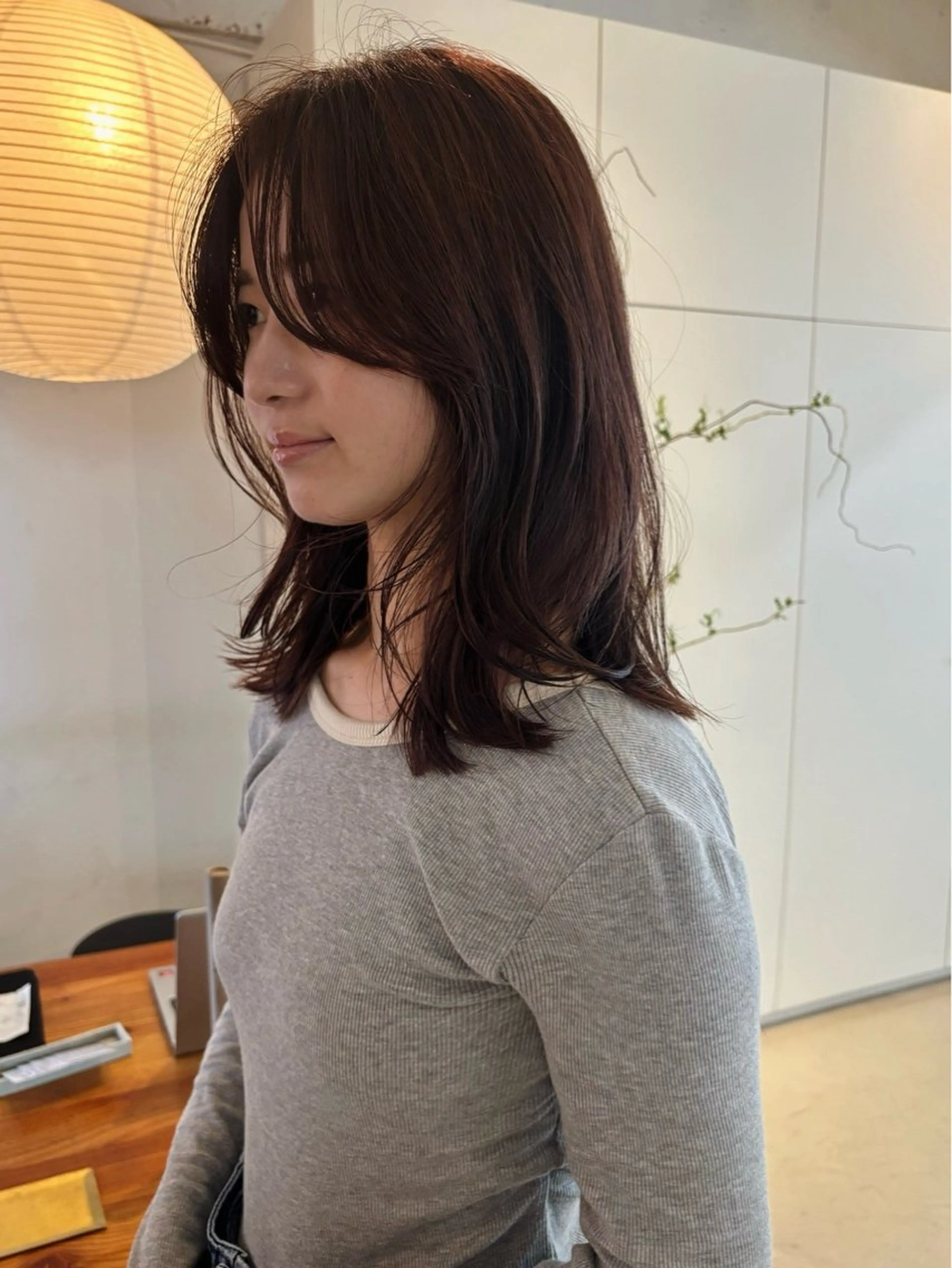 ミディアム ミディアムレイヤー レイヤーカット カット ヘアカラー トリートメント 🍑透明感hair ・NENE🍑のヘアスタイル