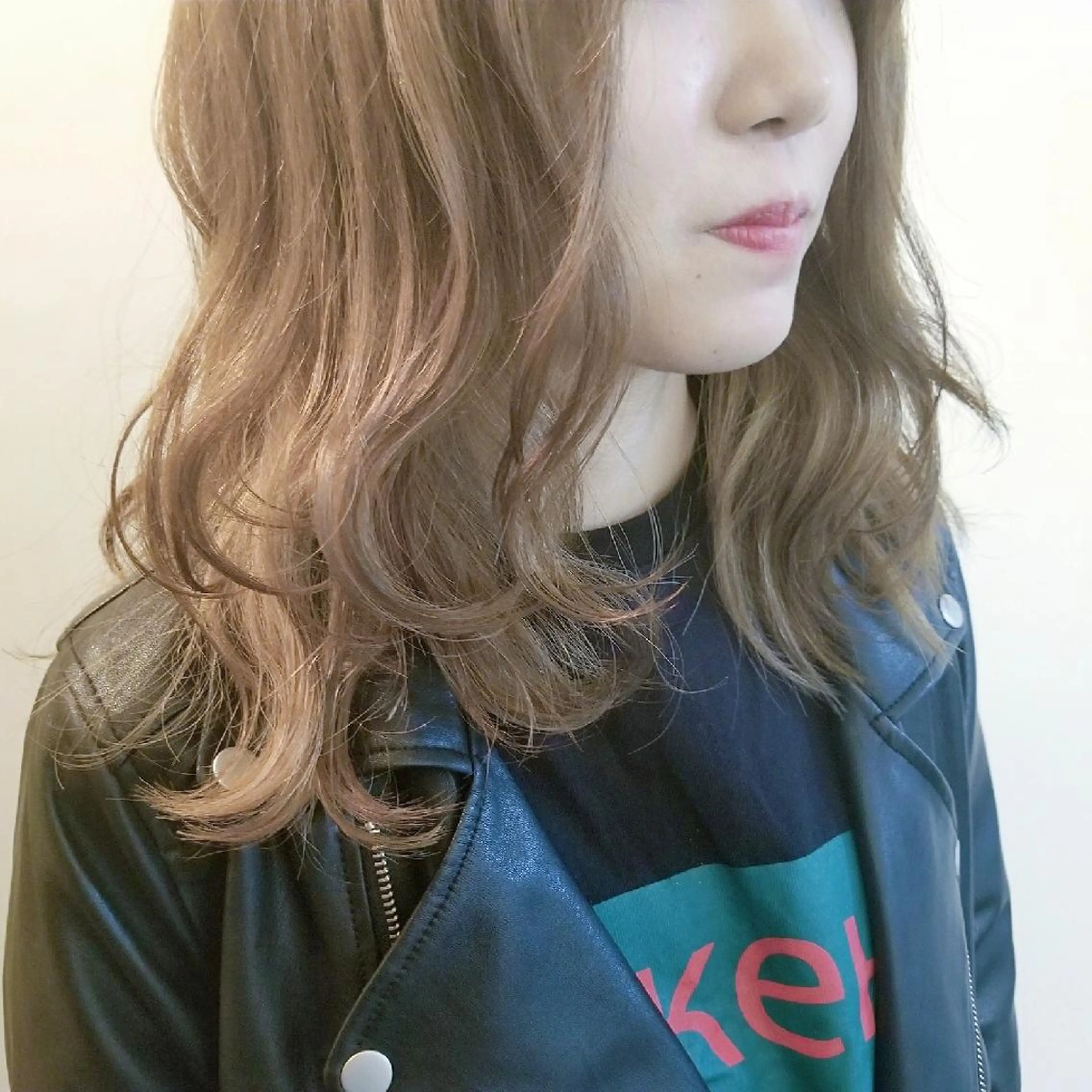 カラー セミロング 伊藤 功士のヘアスタイル