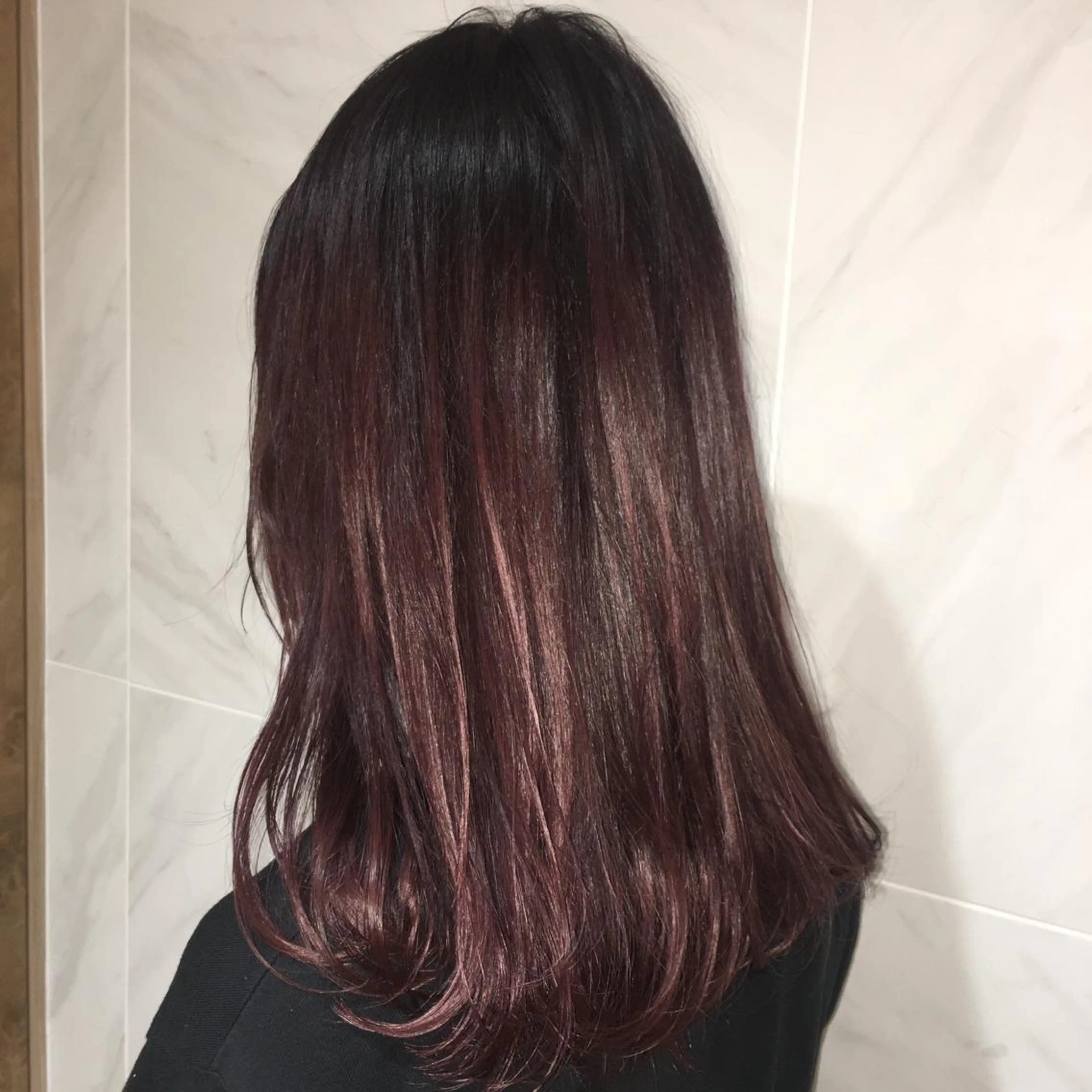 ロング カラー ピンクカラー バイオレットカラー ヘアカラー トリートメント 荒木 依莉亜のヘアスタイル