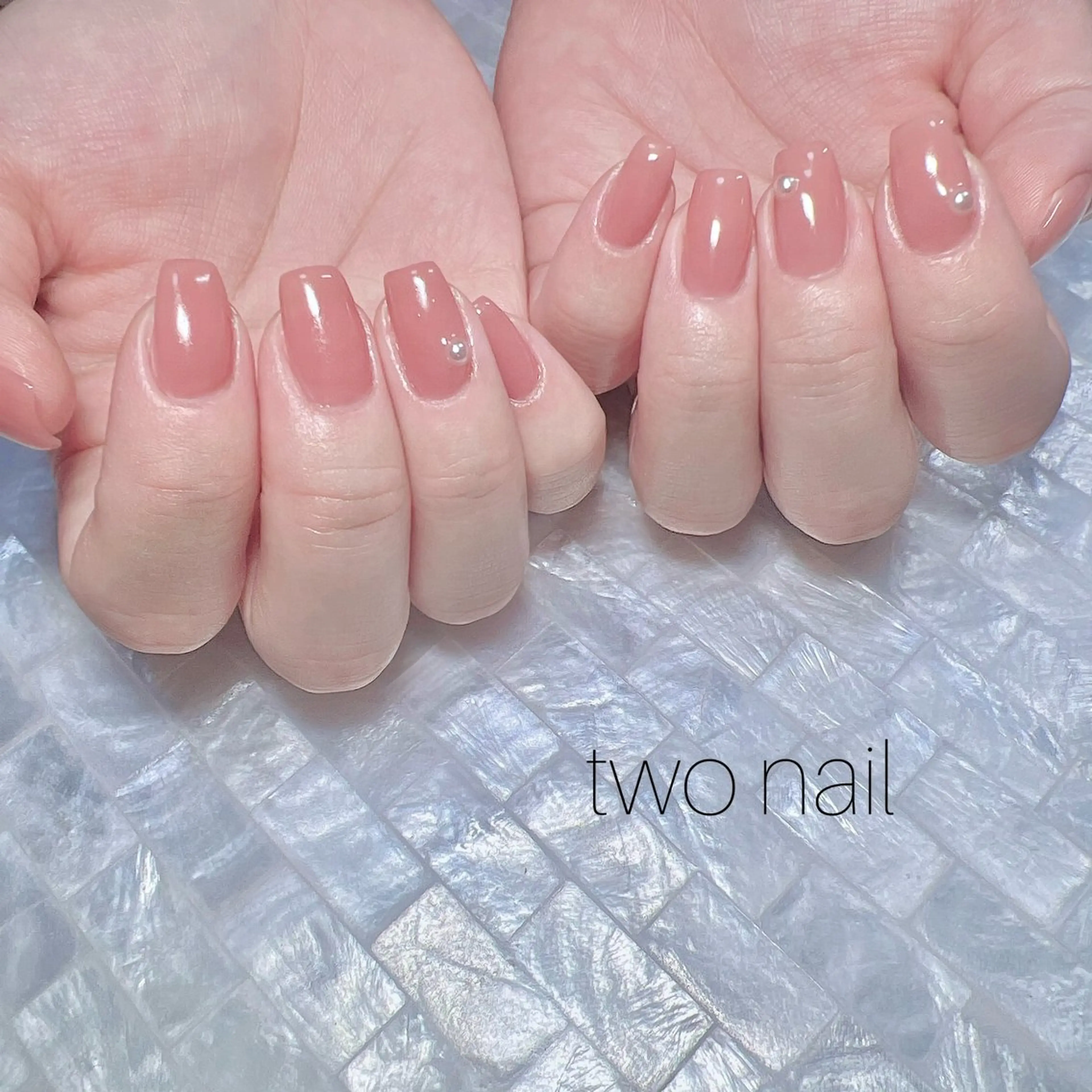 ネイル ブラウン ネイルチップ ホワイト ハンドネイル two nailのネイルデザイン