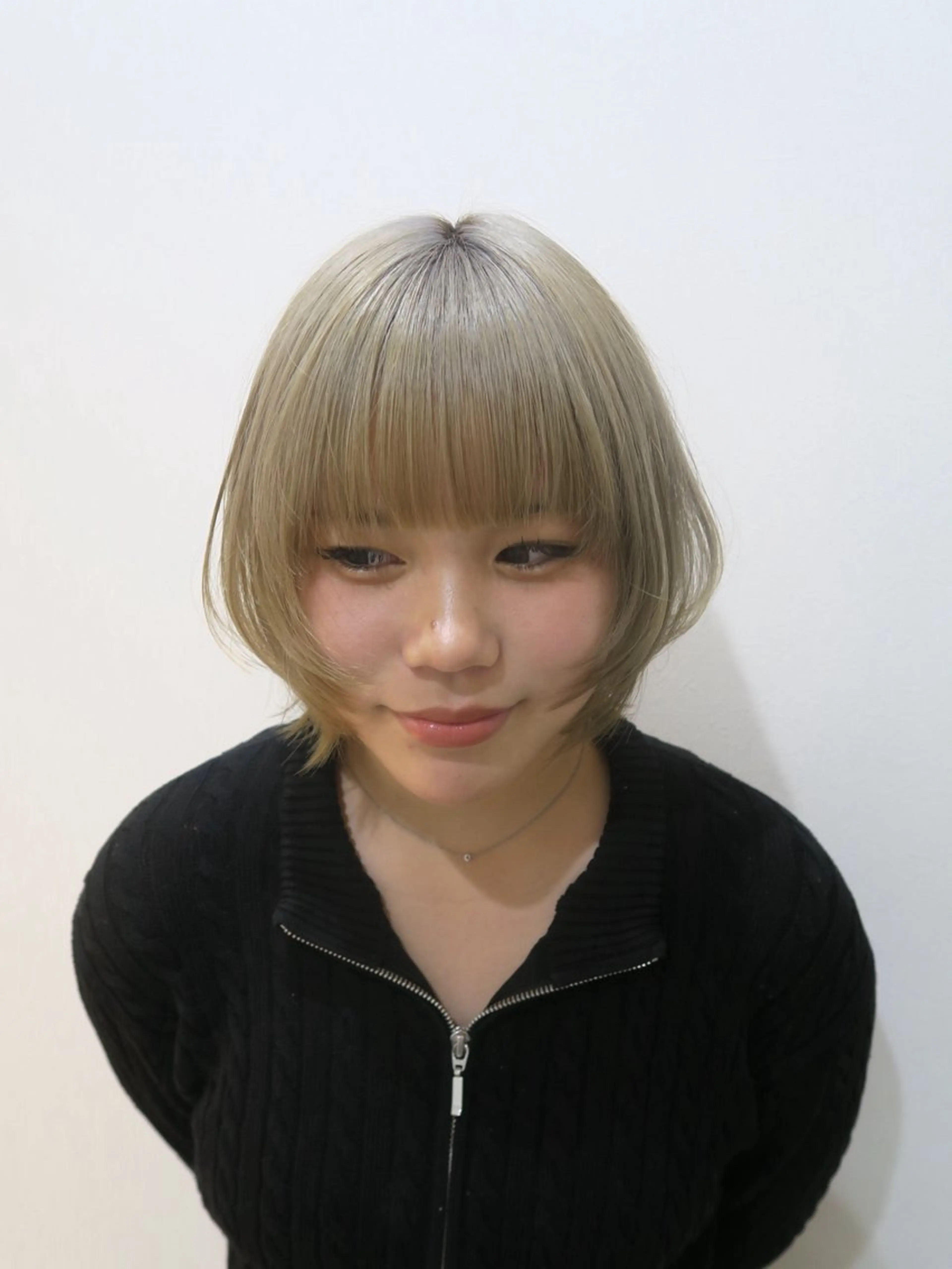 ショート カラー ボブ ウルフカット Nakamura Manaのヘアスタイル