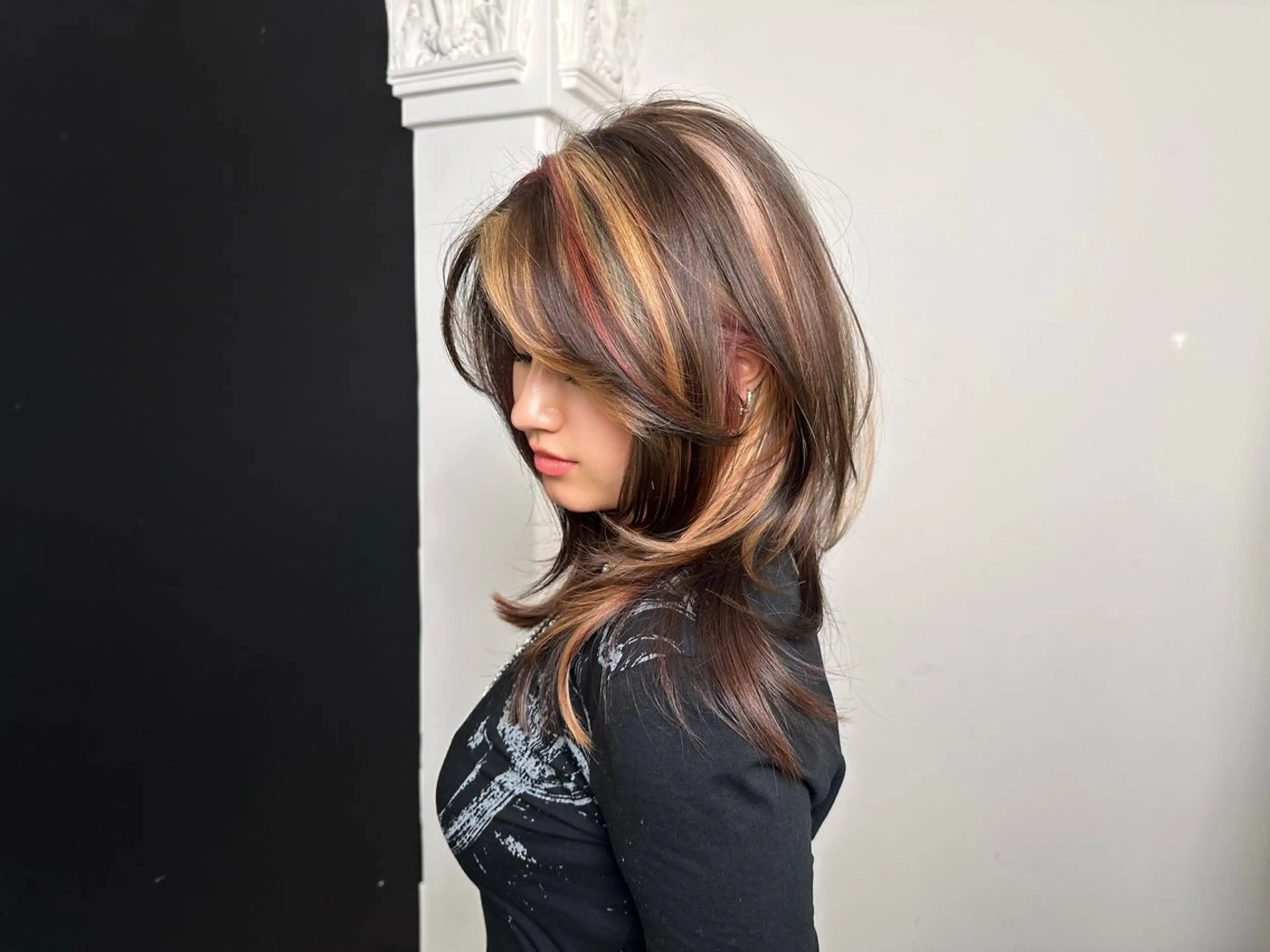 カラー RiA/レイヤーカッ ト/ハッシュカットのヘアスタイル