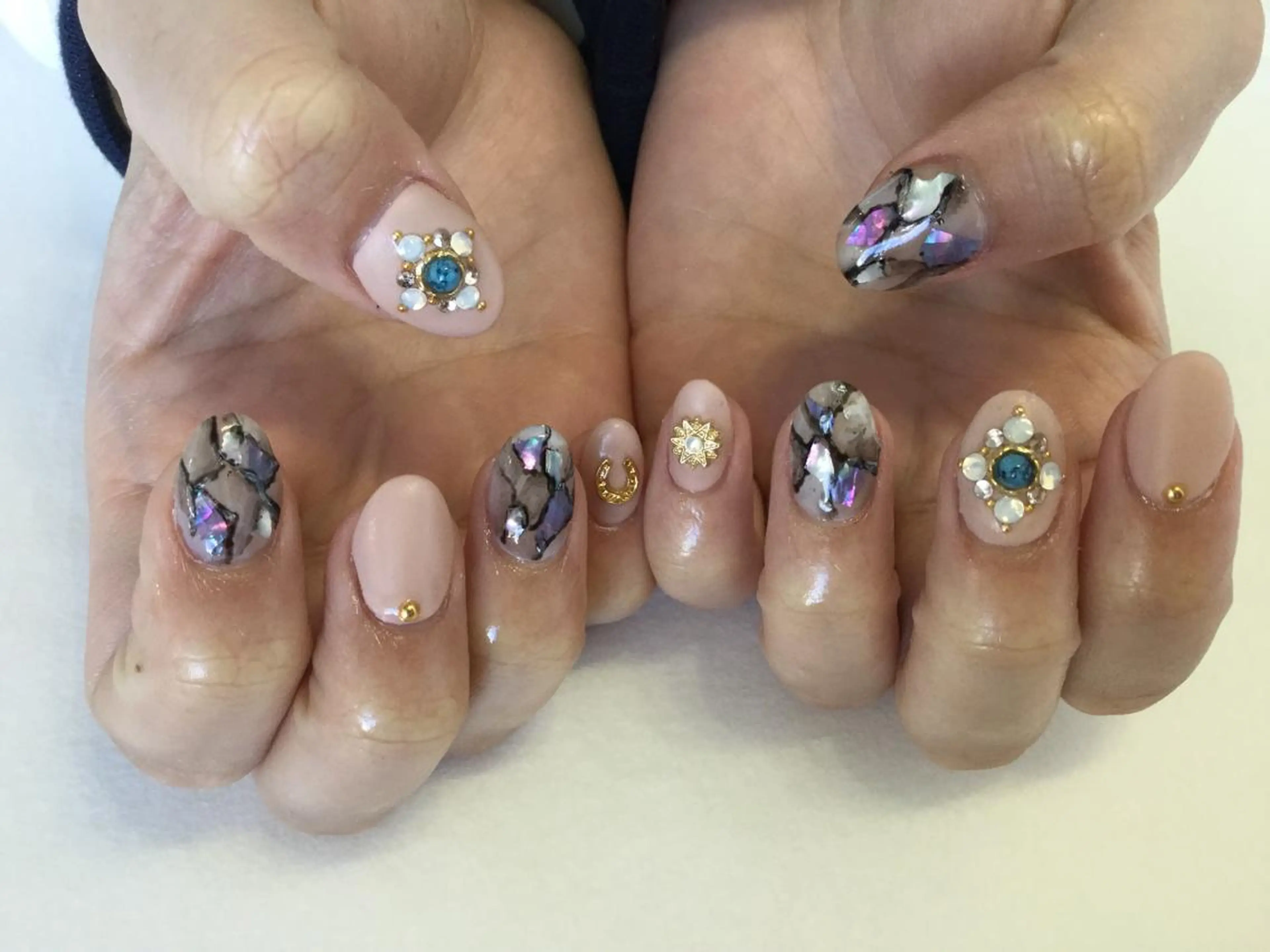 ネイル ハンドネイル 💎🐰 saki. m 🐰💎のネイルデザイン