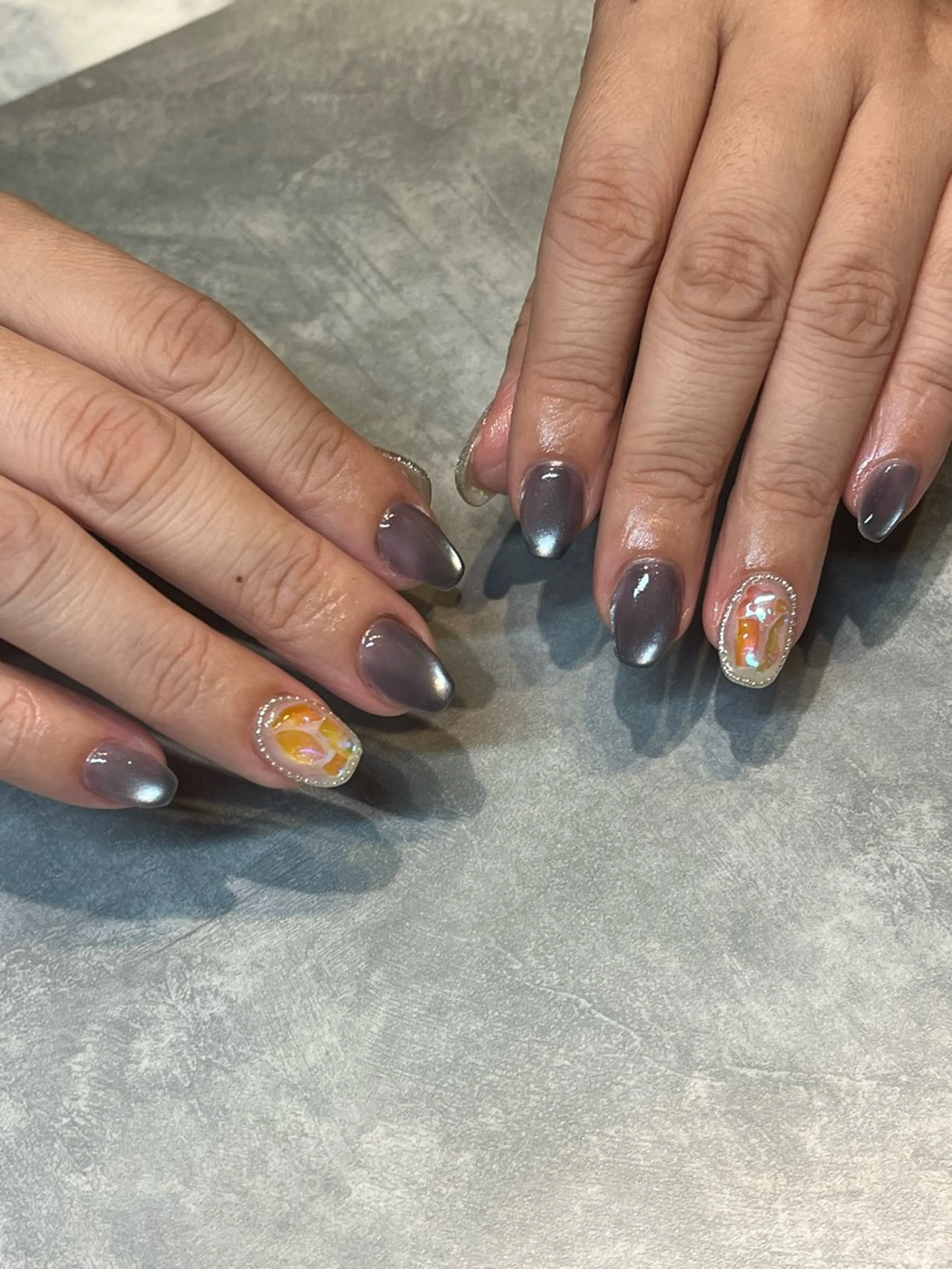 ネイル マグネットネイル マグネットワンカラー ワンカラーネイル ストーンネイル ハンドネイル Oto_ megのネイルデザイン