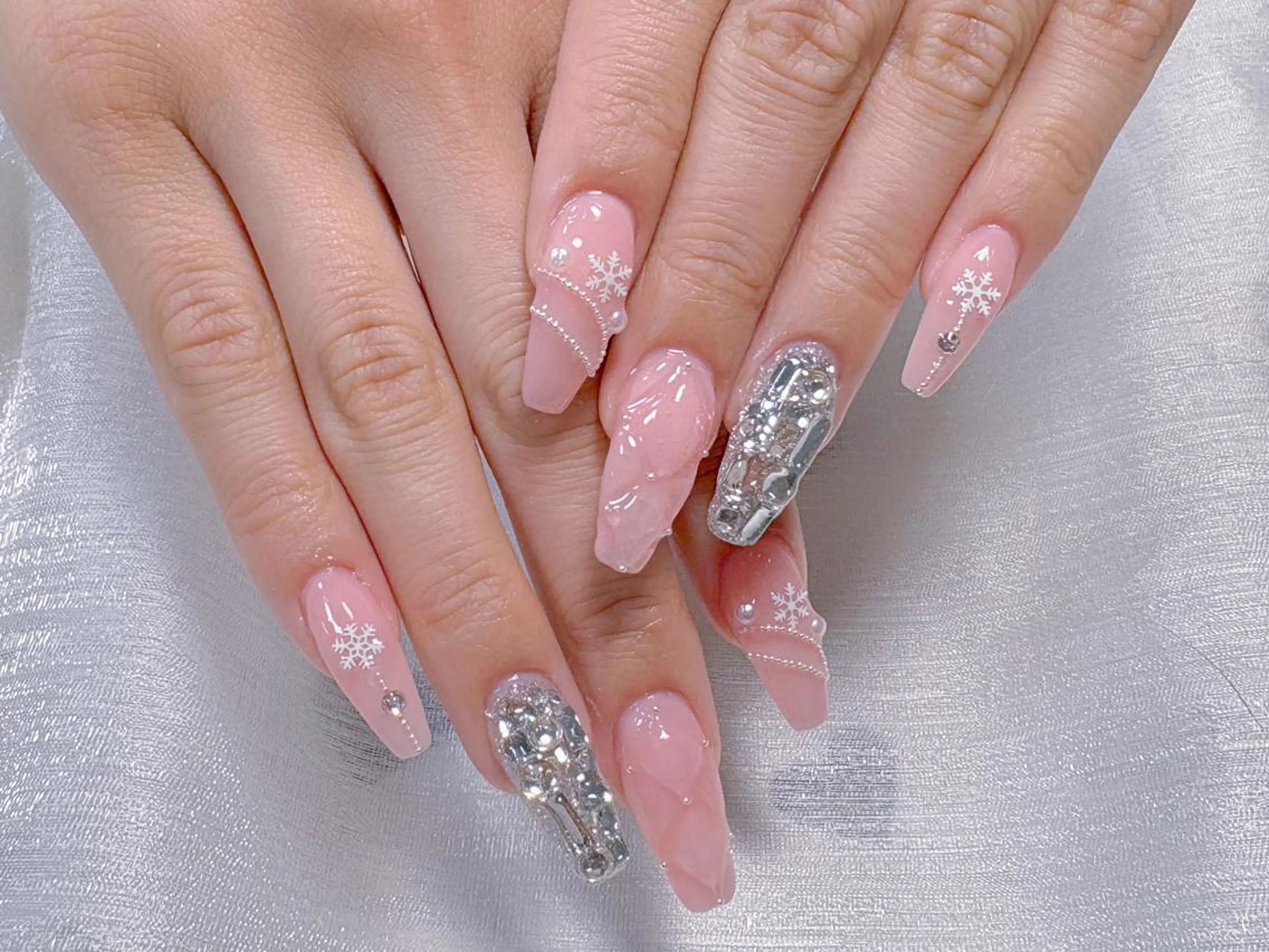 ネイル ハンドネイル 🎀鈴音🎀 ワンホンネイルのネイルデザイン