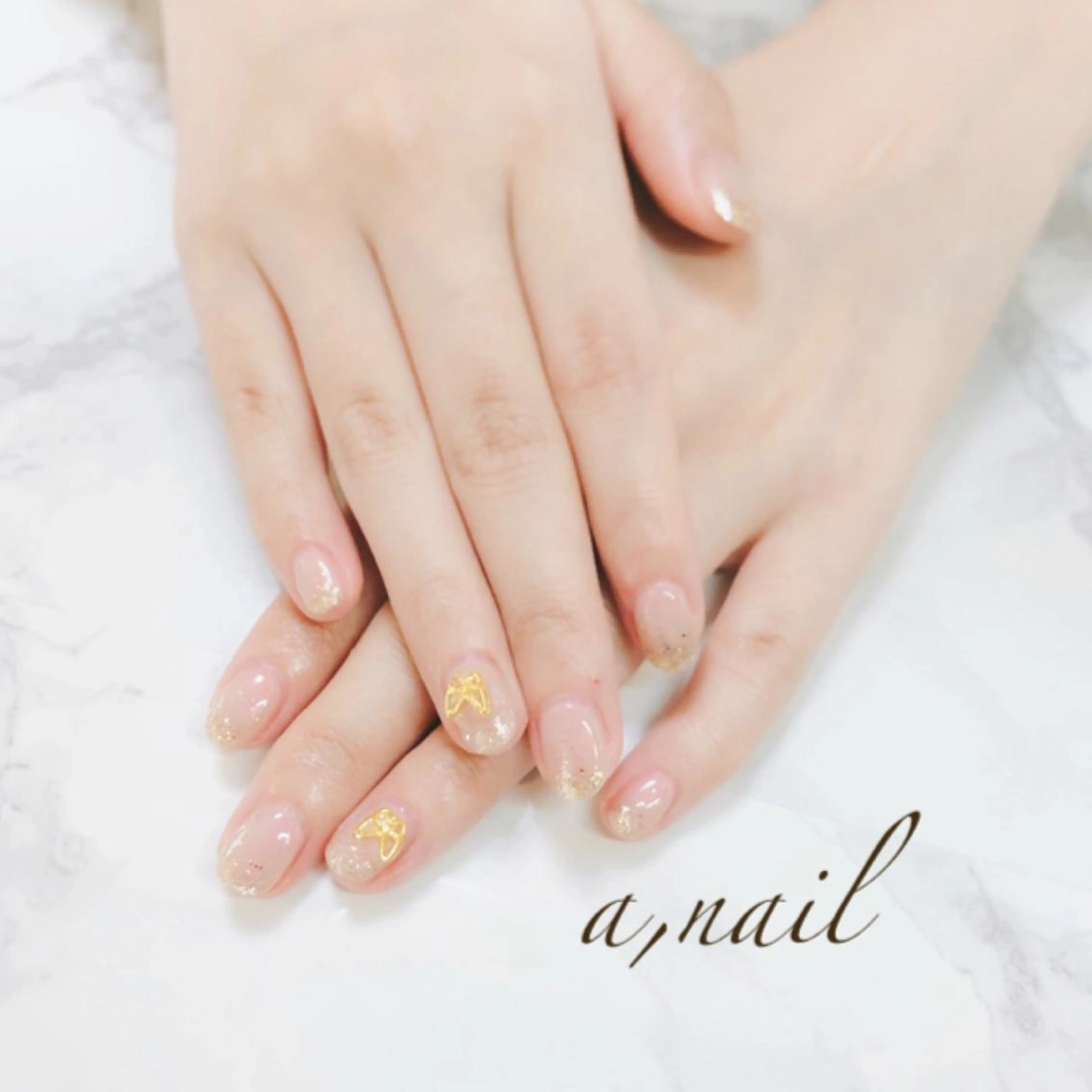 ネイル フットネイル ジェルネイル グラデーション ラメ(グリッター) ニュアンスネイル ハンドネイル ネイルサロン エーネイルのネイルデザイン