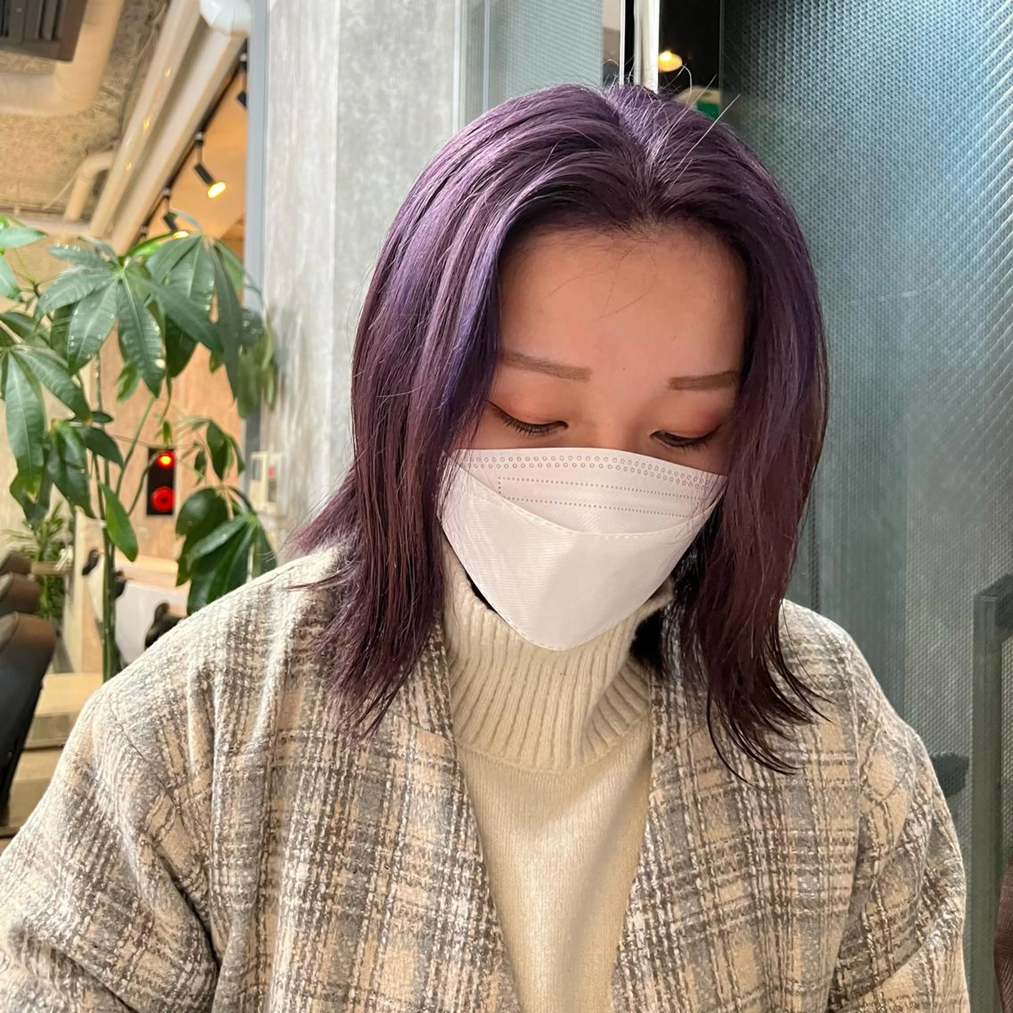 ミディアム カラー ヘアアレンジ パープルカラー TIDEHAIR SHIHOのヘアスタイル