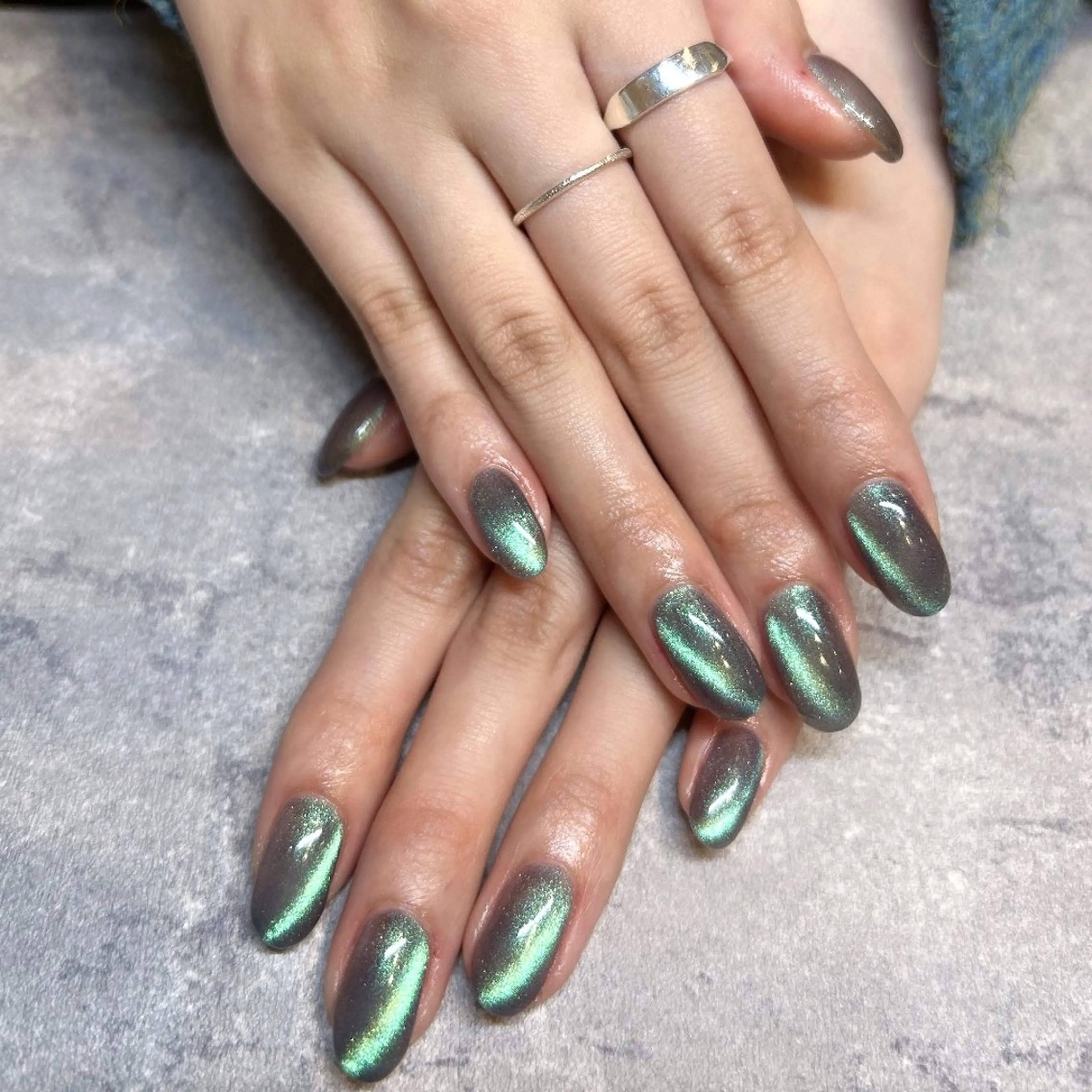 ネイル マグネットネイル EmaNail肥後橋店所属・EmaNail 肥後橋店🤍YURIのネイルデザイン