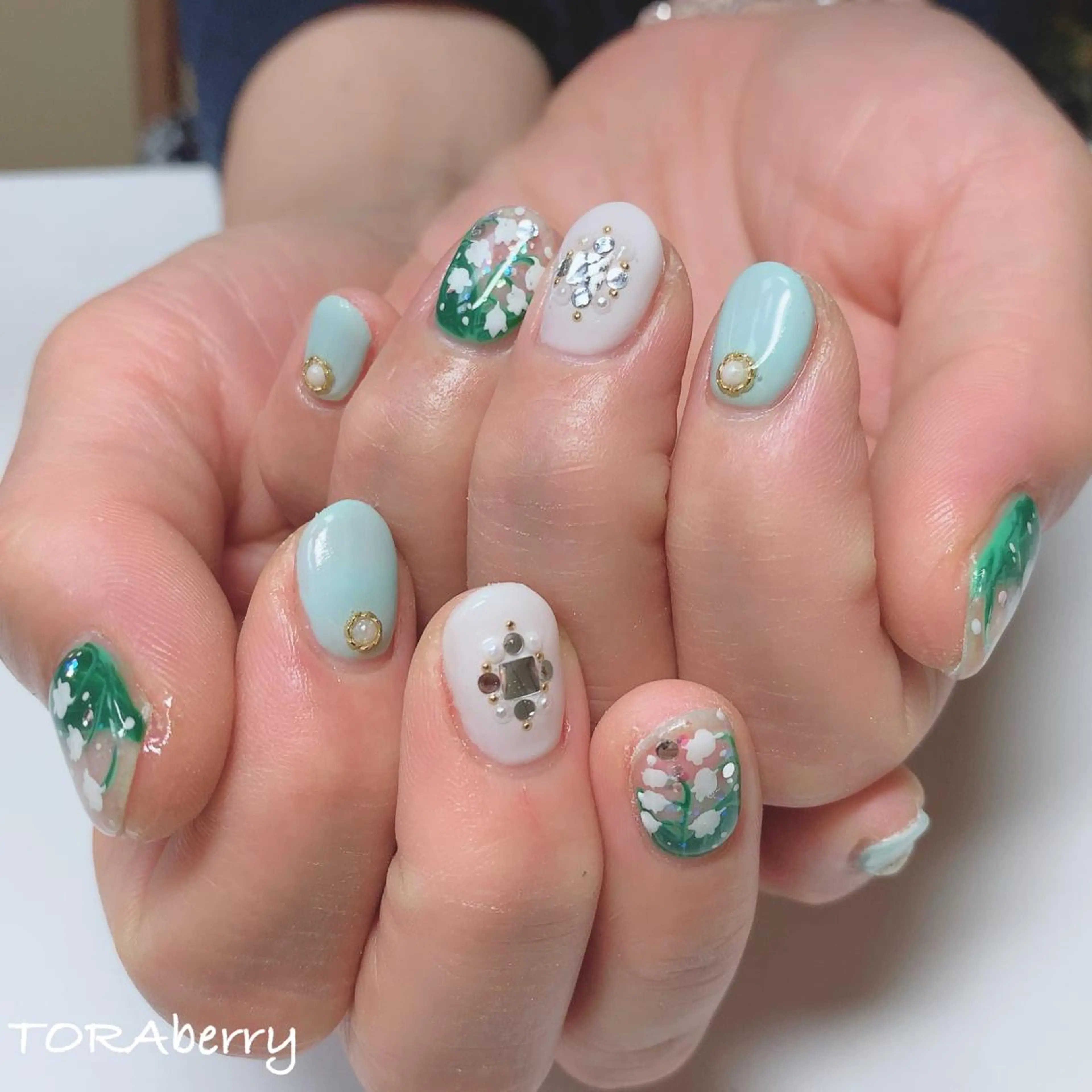 ネイル ハンドネイル ネイリスト なつみのネイルデザイン