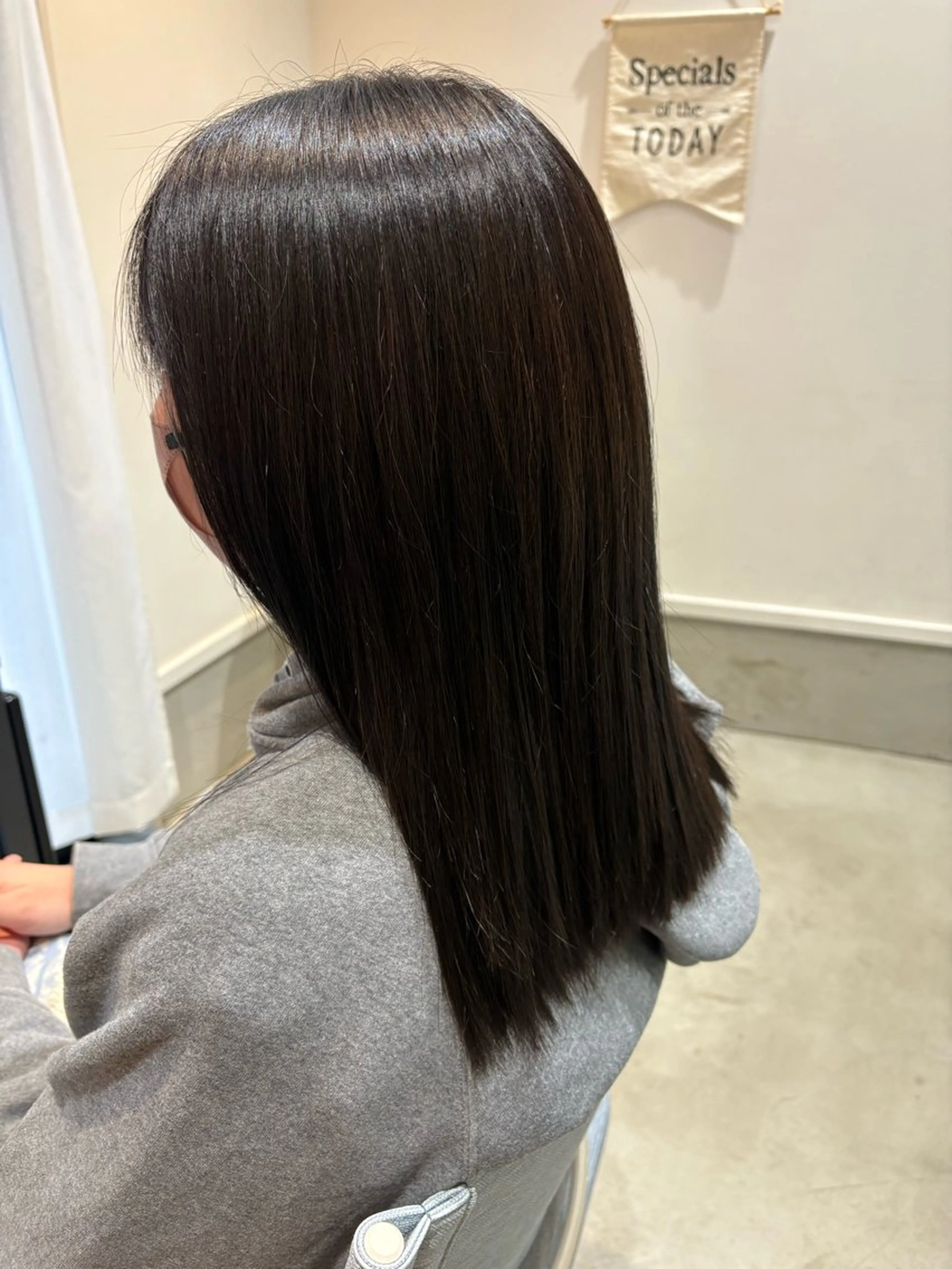 ロング アッシュ 髪質改善 ヘアカラー 折本 沙織のヘアスタイル