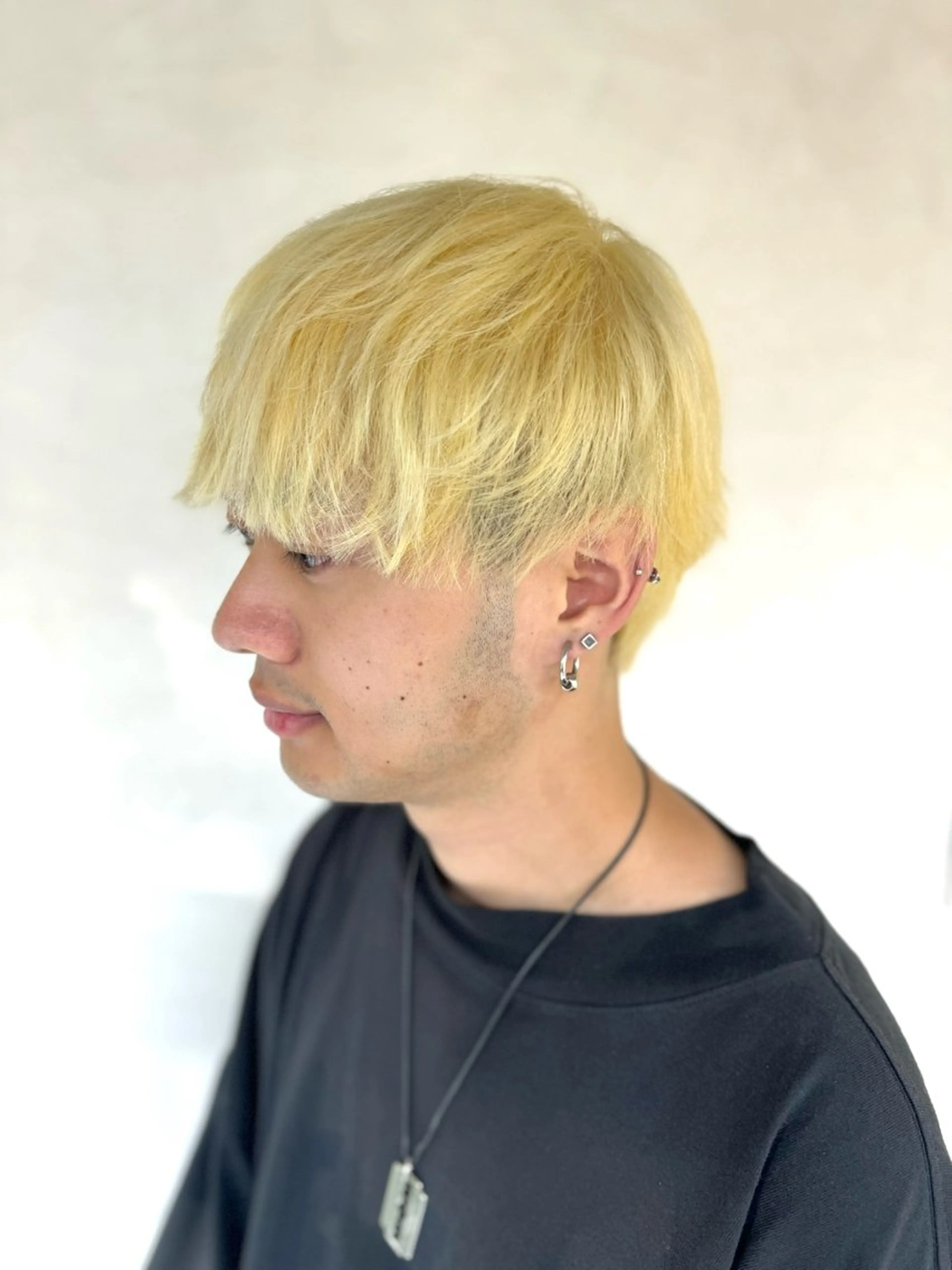 カラー メンズ メンズブリーチ ブリーチ ブロンド メンズカット∕パーマ ∕縮毛矯正∕廣井永輝のヘアスタイル