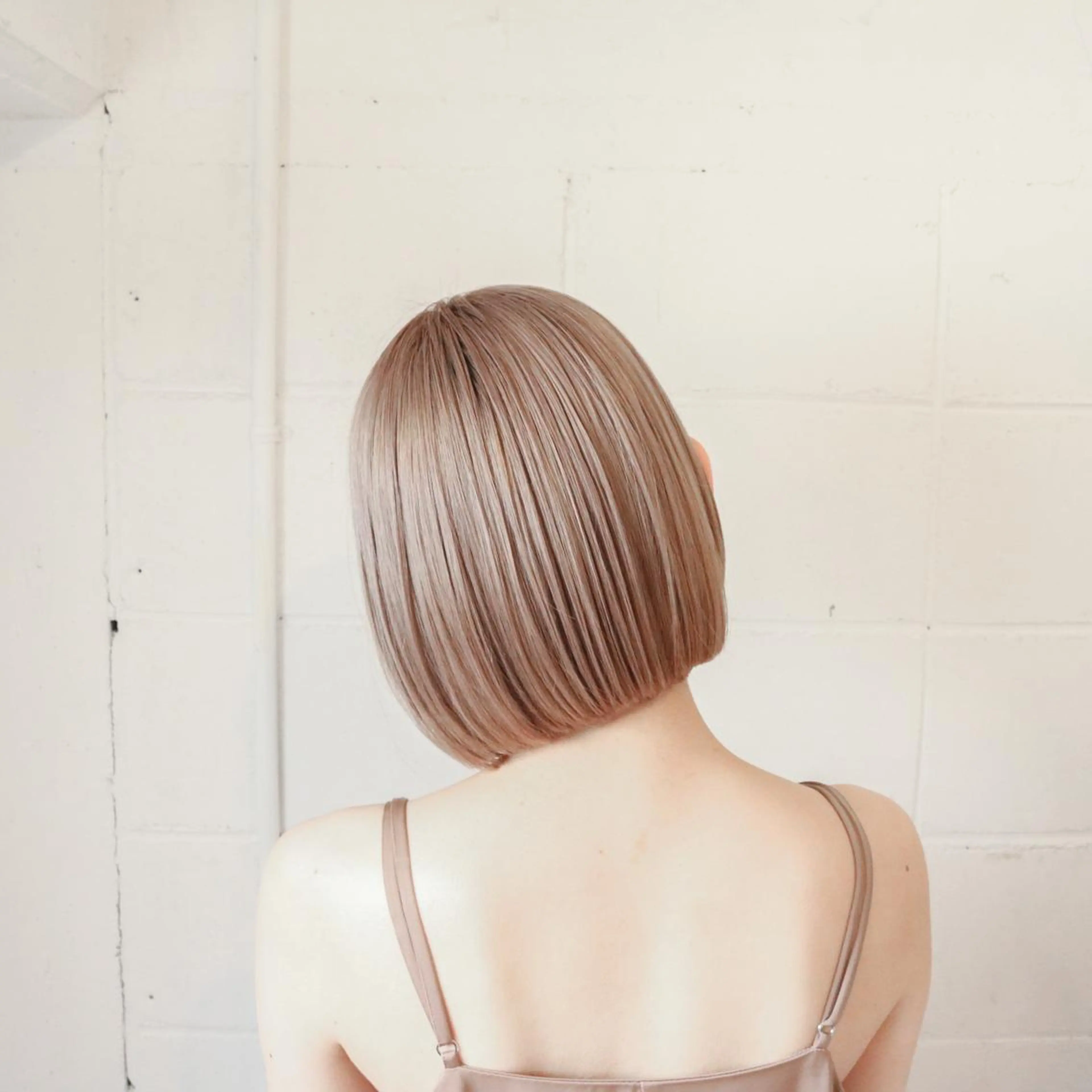 ミディアム カラー カット ヘアカラー トリートメント 岡本康平/ボブ /ブリーチ/レイヤーのヘアスタイル