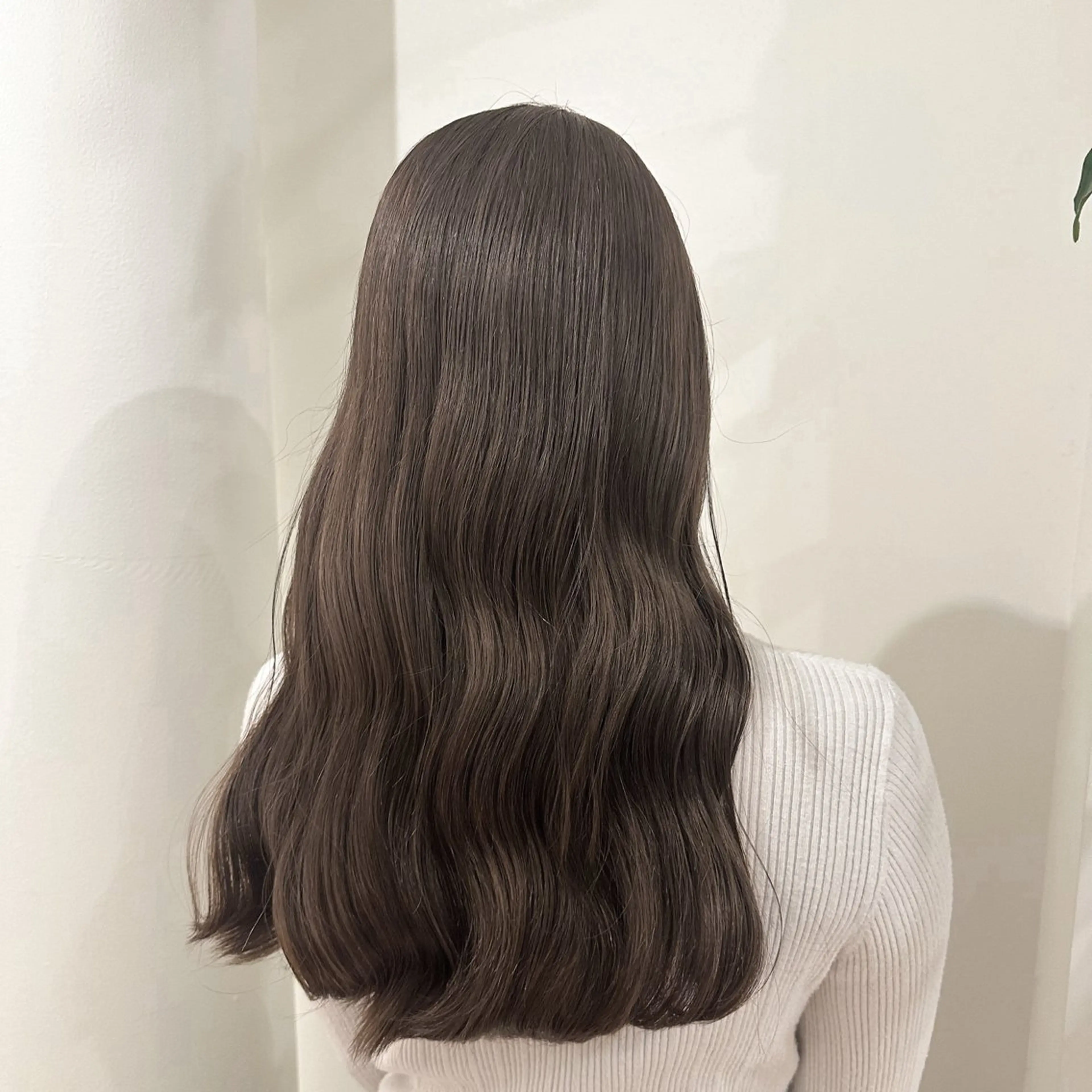 ロング ヘアカラー トリートメント 安丸 結夏のヘアスタイル