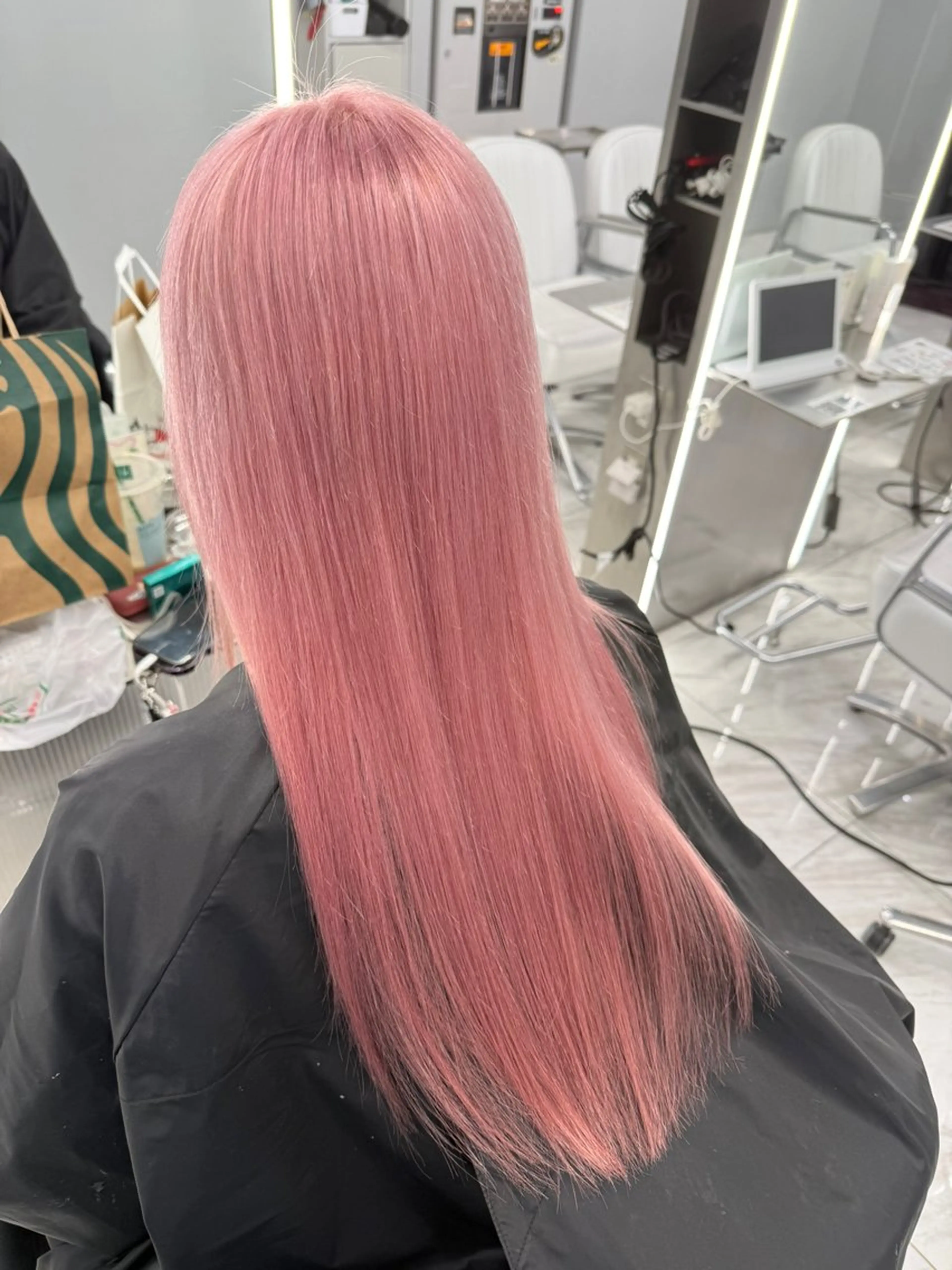 ロング カラー カット ヘアカラー トリートメント ハイトーンレイヤー 顔まわりSOTAのヘアスタイル