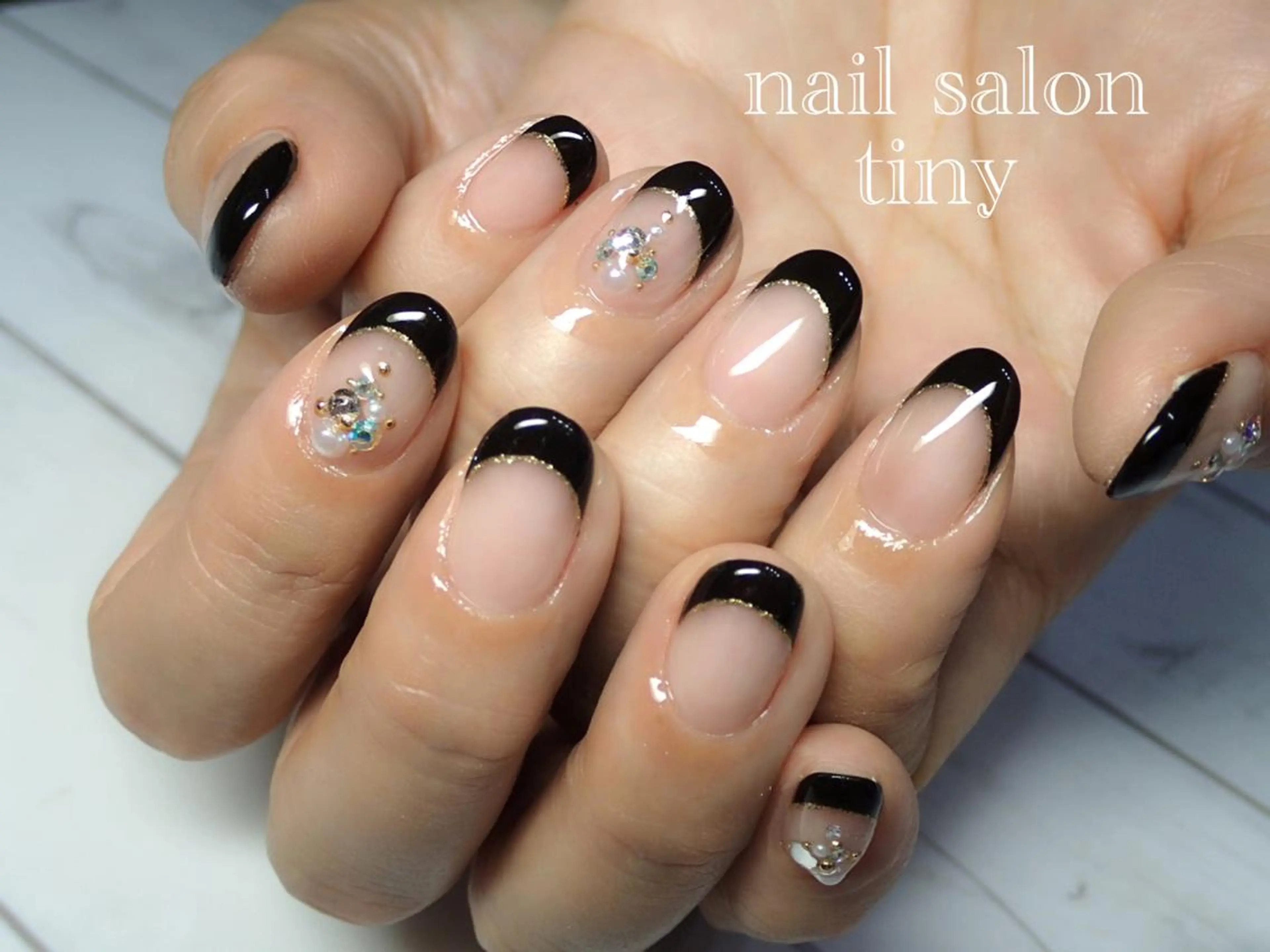 ネイル ストーンネイル ハンドネイル ハンドケア Nailist Mayuuのネイルデザイン