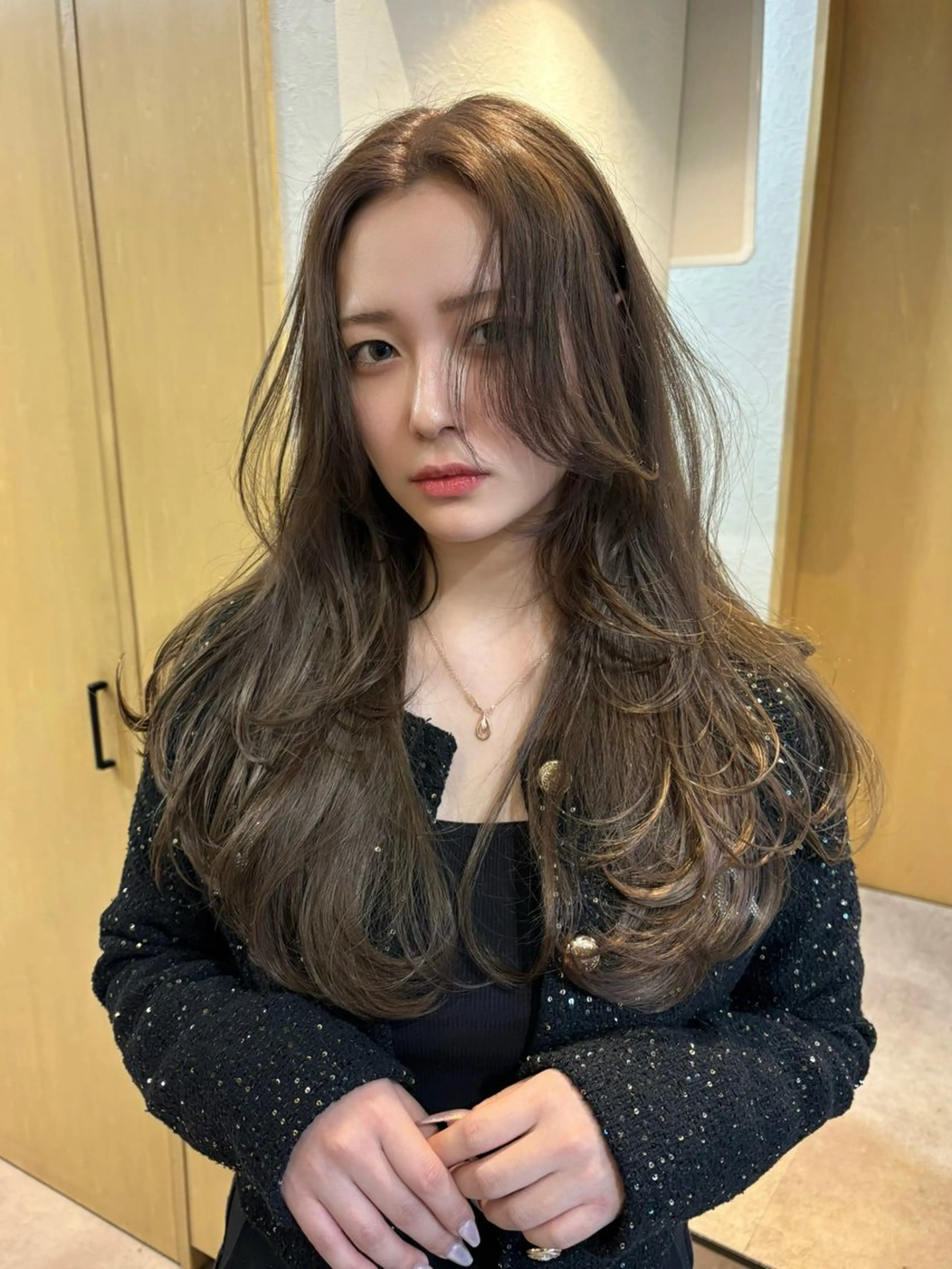 セミロング 韓国/透明感 Veluaのヘアスタイル