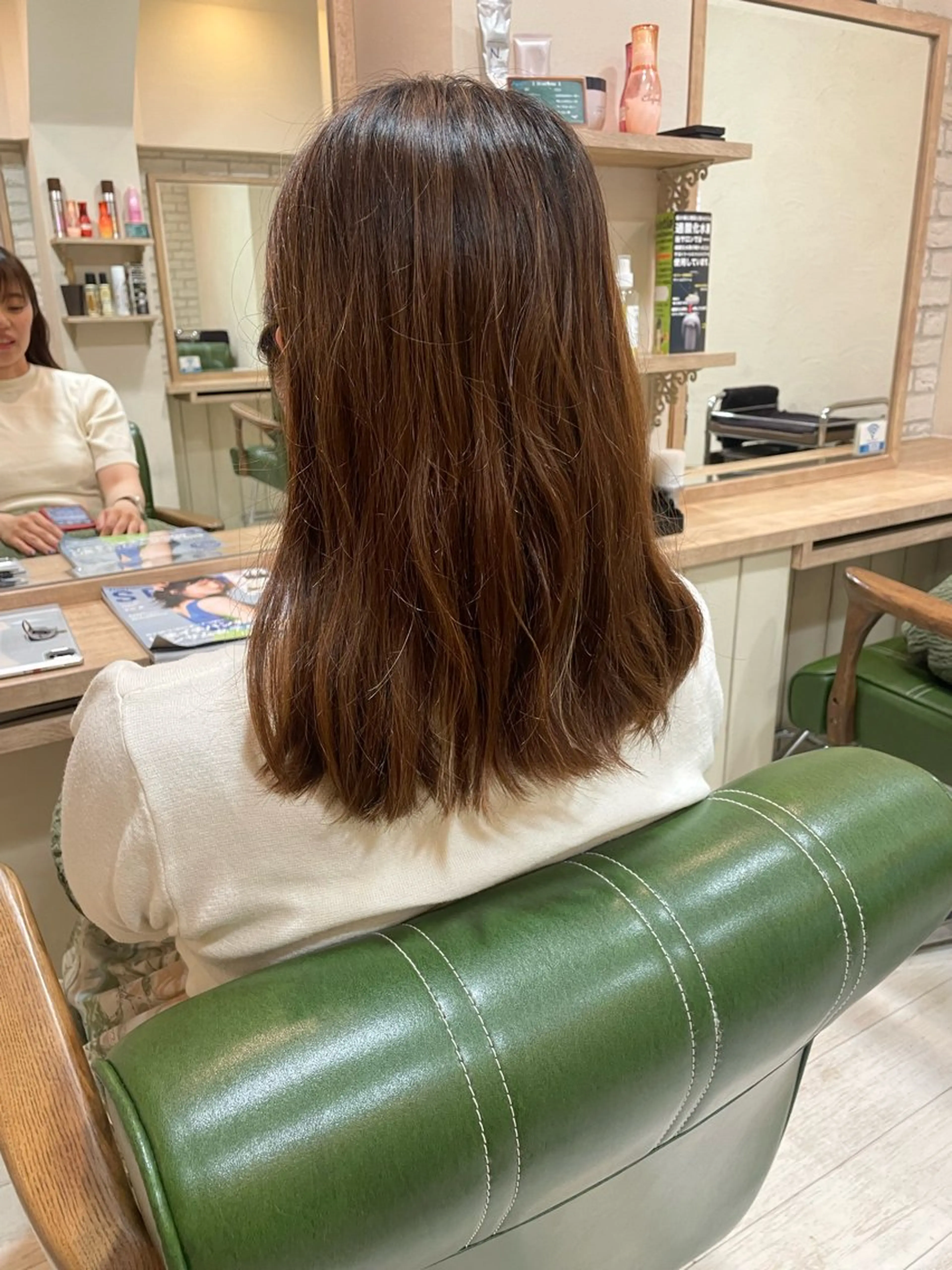 ミディアム カラー ベージュカラー オリーブベージュ 清水 有実子のヘアスタイル