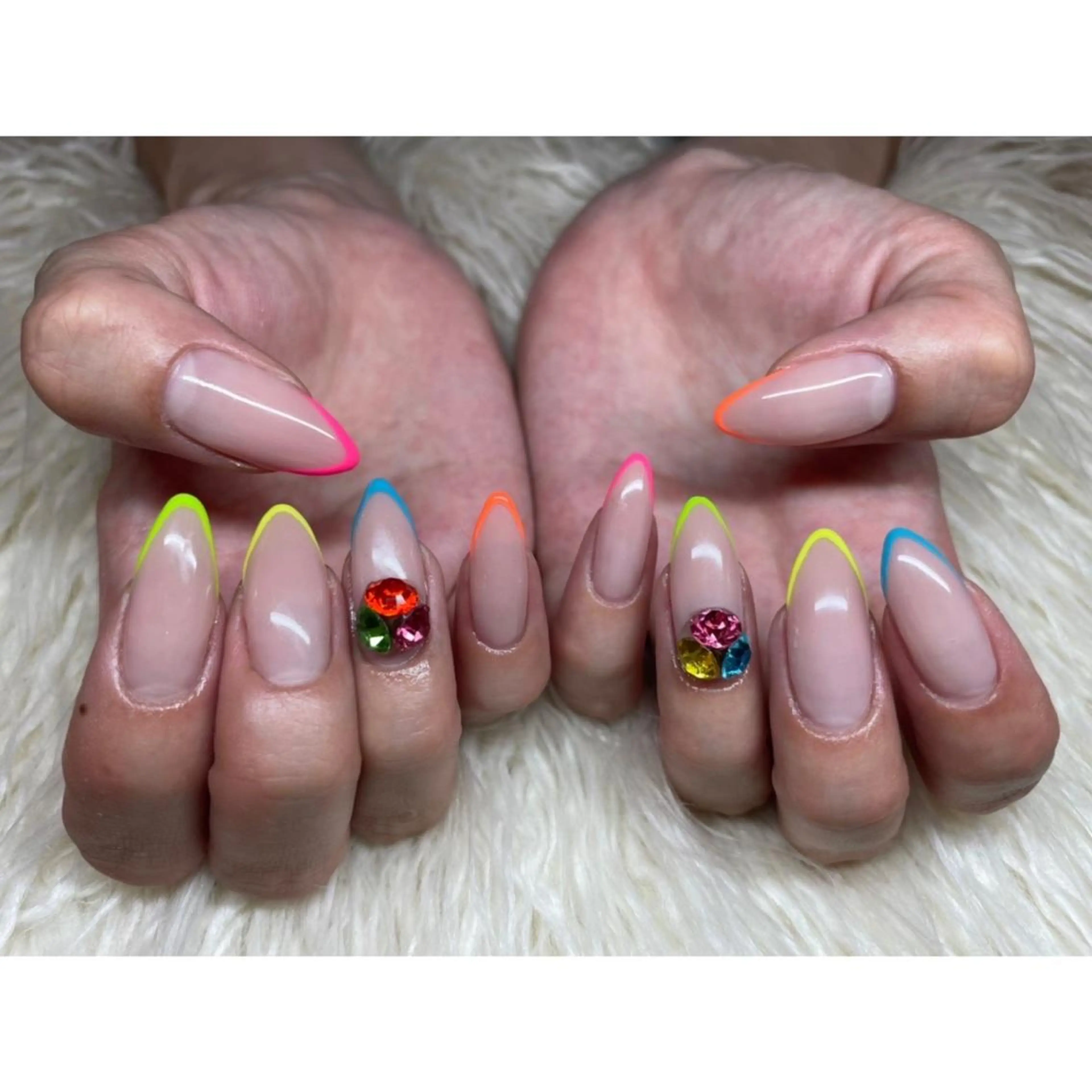 ネイル フレンチネイル グラデーション ハンドネイル フットネイル Nail salon LuaRのネイルデザイン