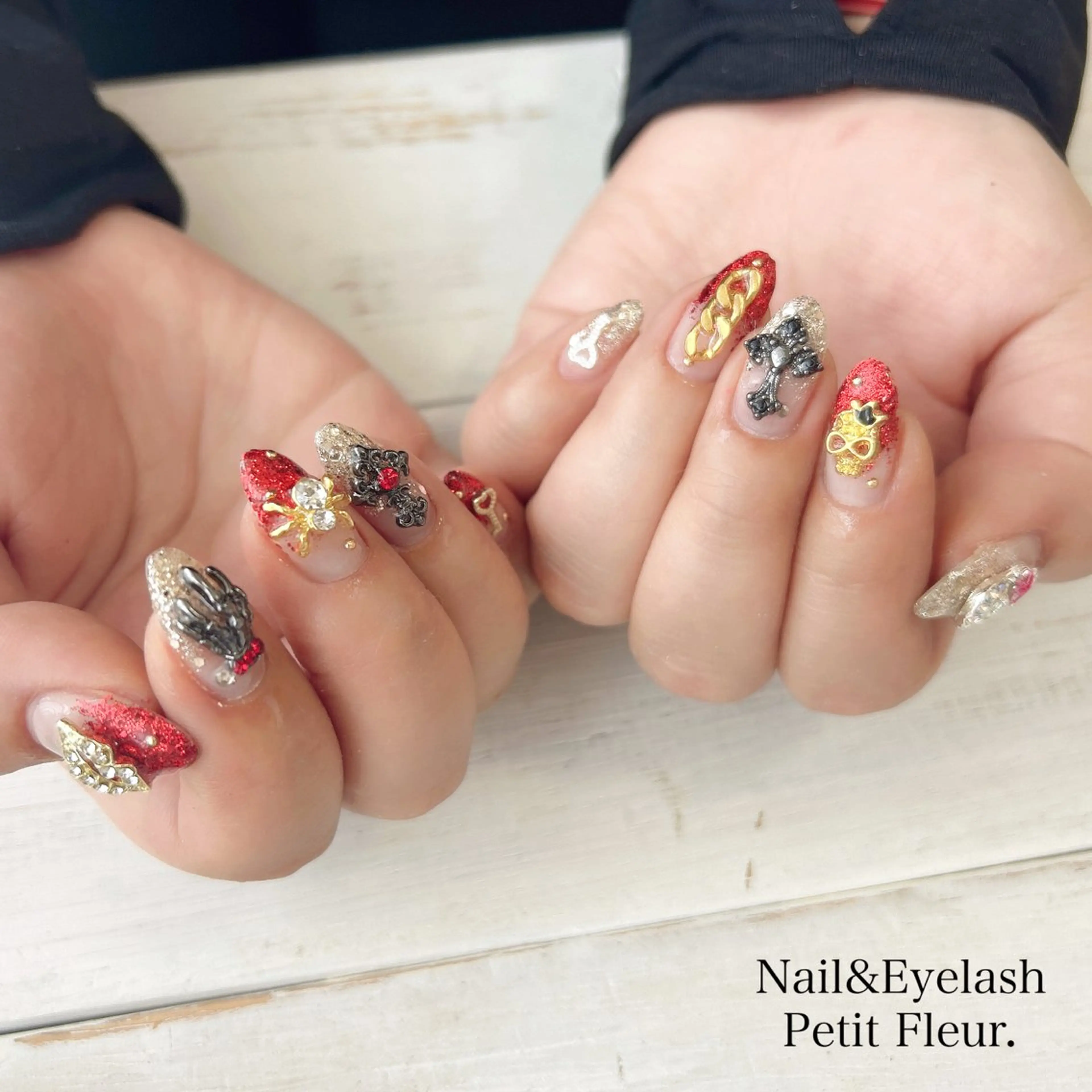 ネイル Petit Fleur所属・青柳 亜梨奈のマツエク・マツパデザイン