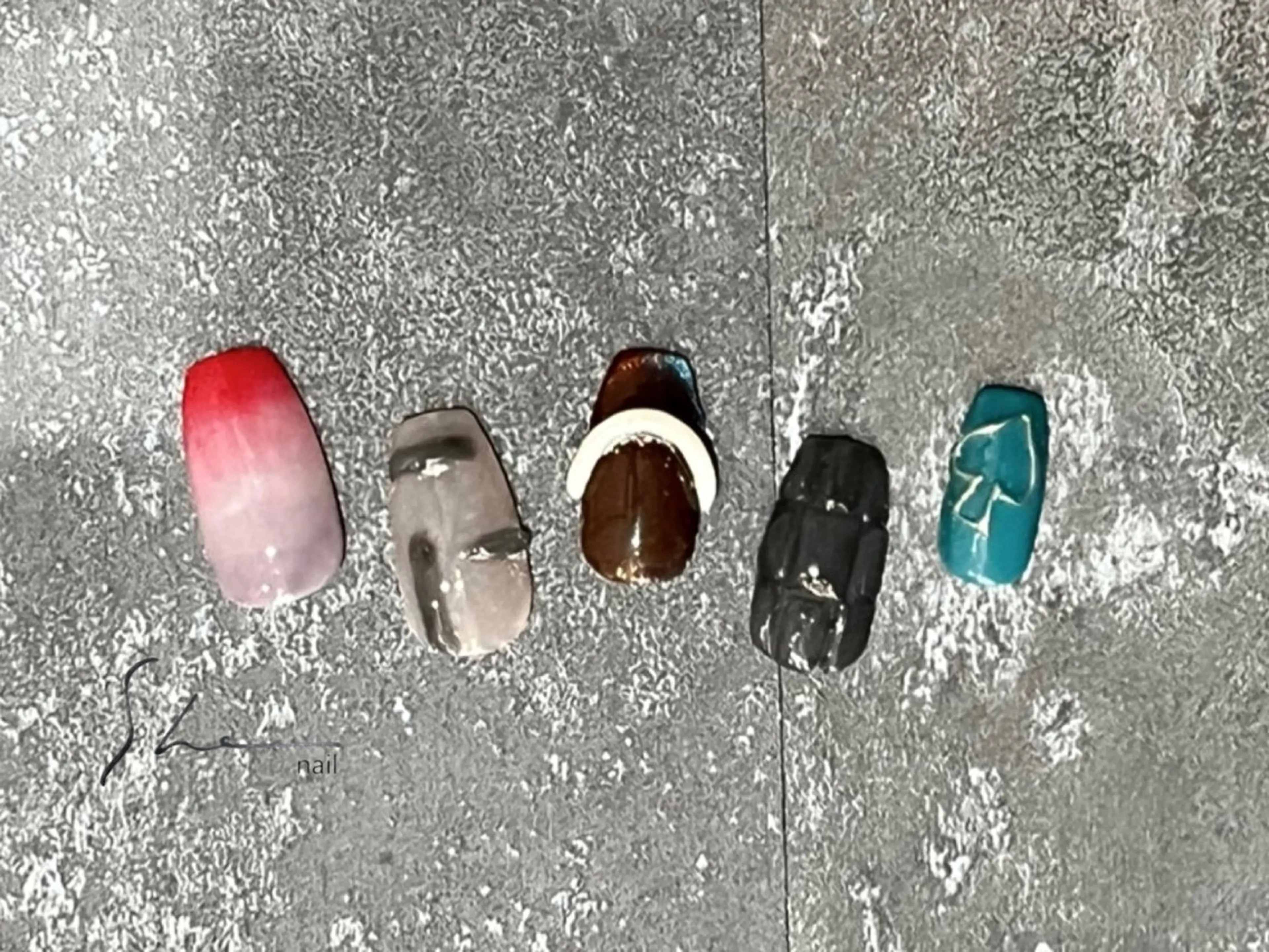 ネイル ハンドネイル SHE adusaのネイルデザイン