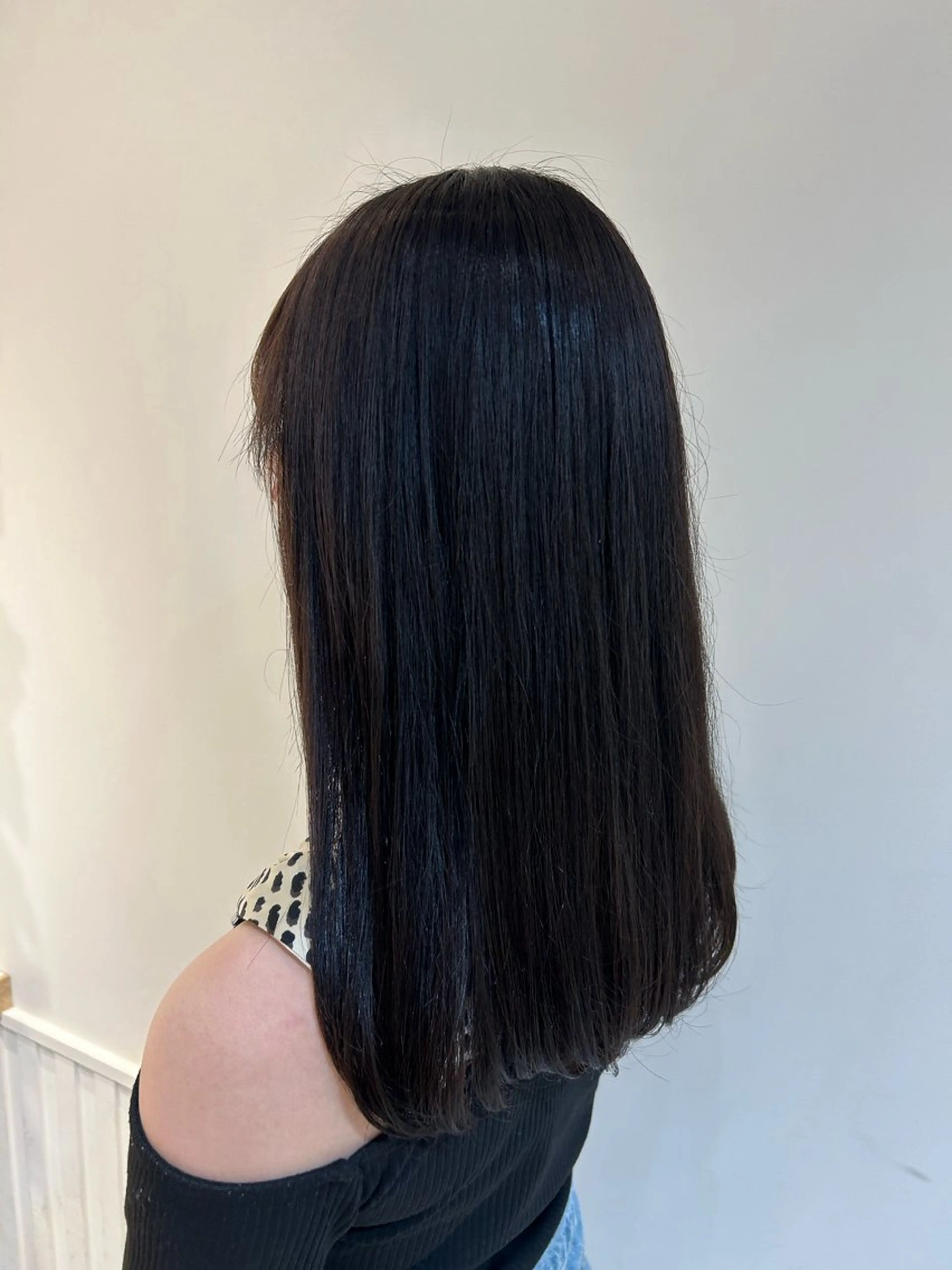 セミロング カラー グレージュ ラベンダーカラー ラベンダーグレージュ ラベンダーグレー 大川 夏実のヘアスタイル