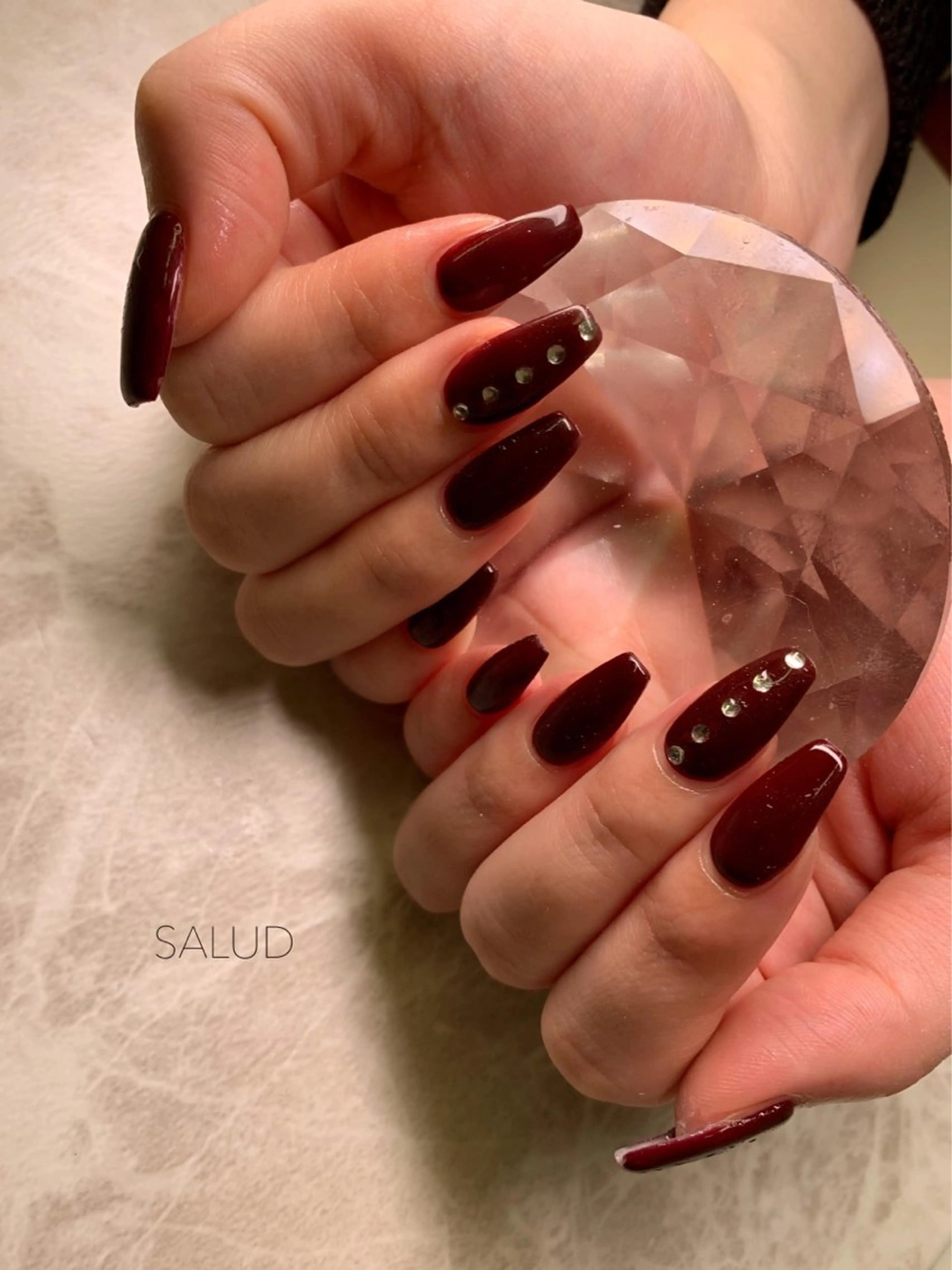 ネイル ストーンネイル ハンドネイル Nail Salon SALUDのネイルデザイン