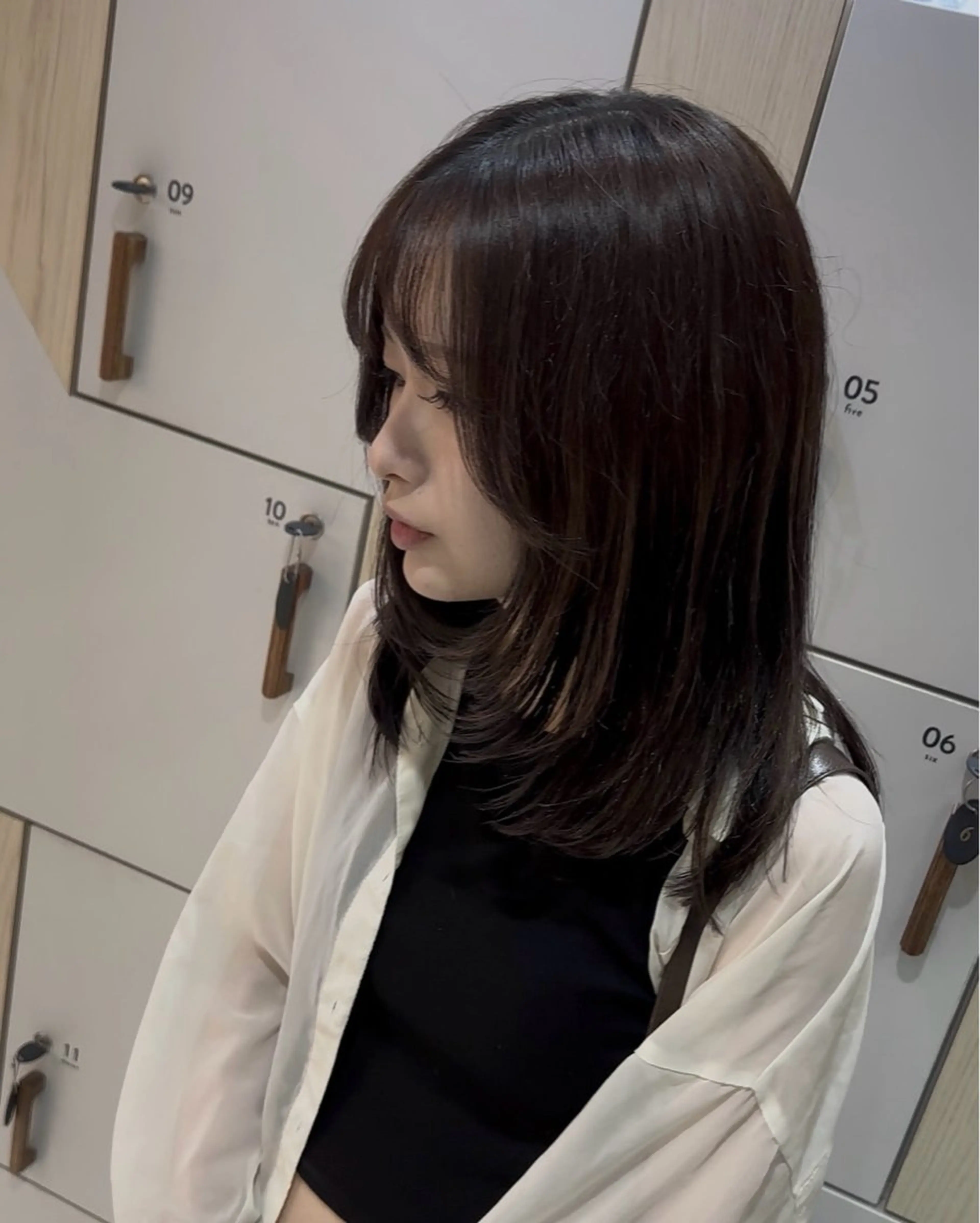 セミロング 顔まわりレイヤー 顔周りカット レイヤーカット 千秋 秀容のヘアスタイル