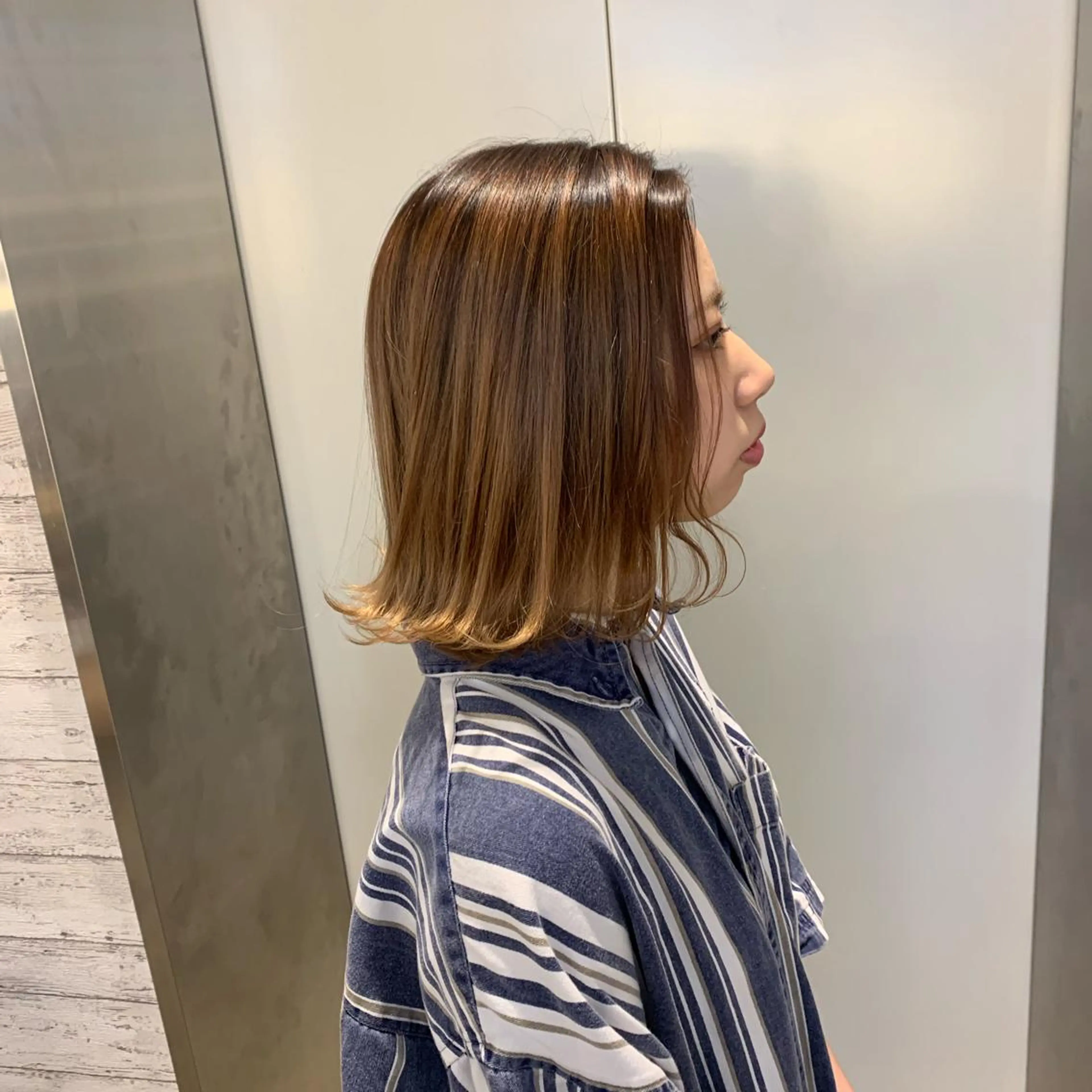 カラー ブリーチ グラデーションカラー 天野 利咲のヘアスタイル