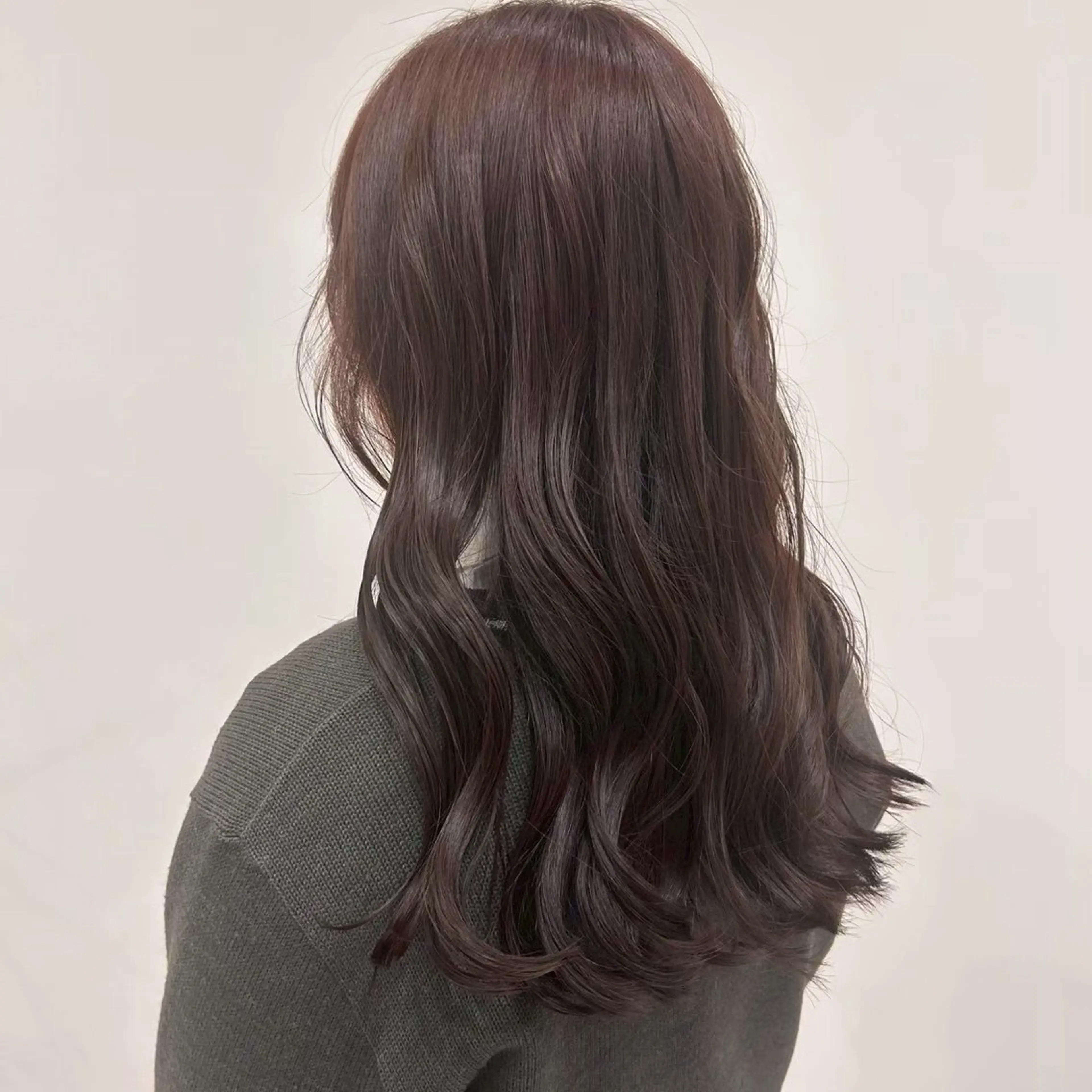 ロング カラー 肥後 有紗のヘアスタイル
