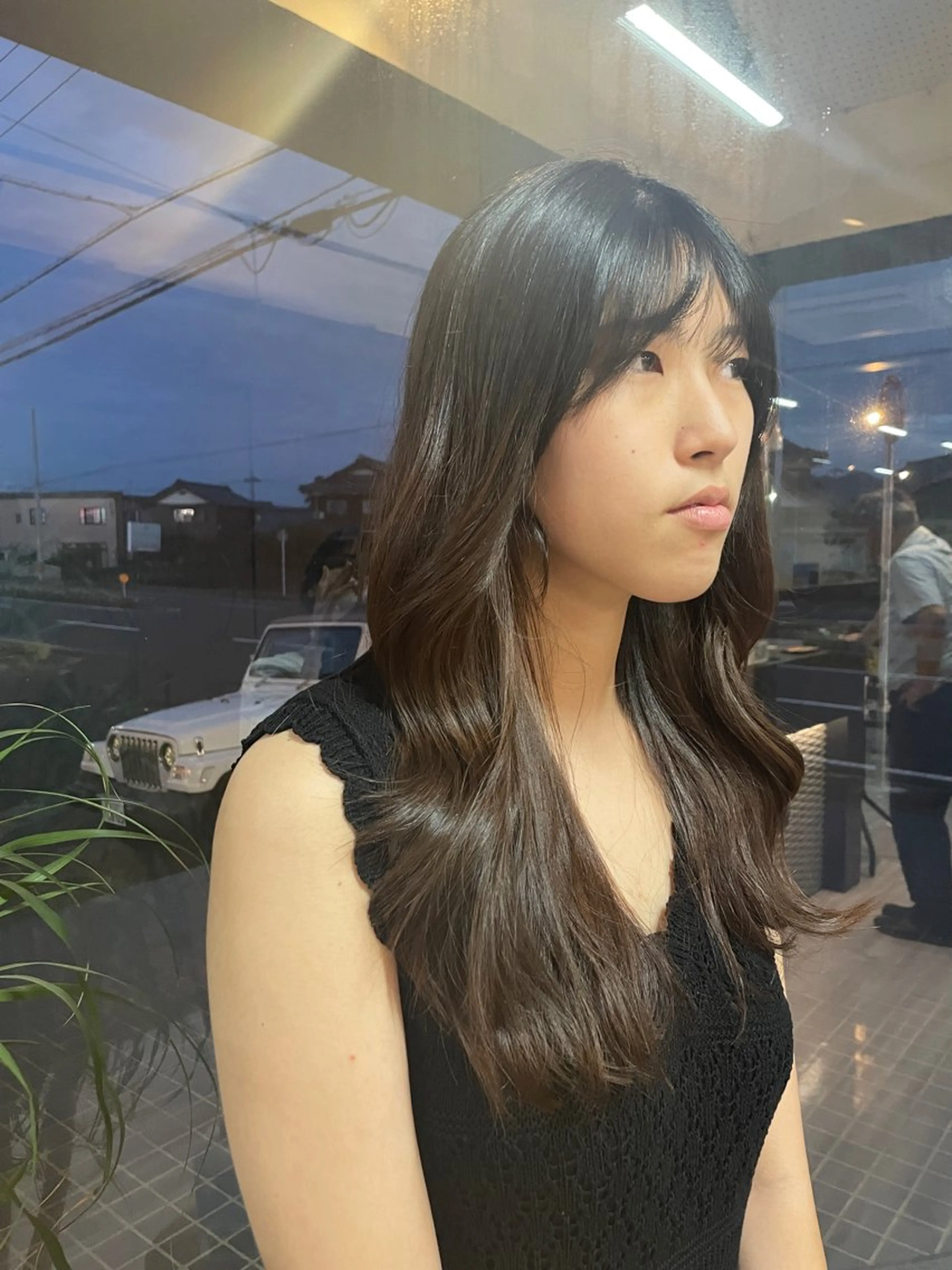 ロング レイヤーカット ロング シースルーバング マキノ キョウカのヘアスタイル