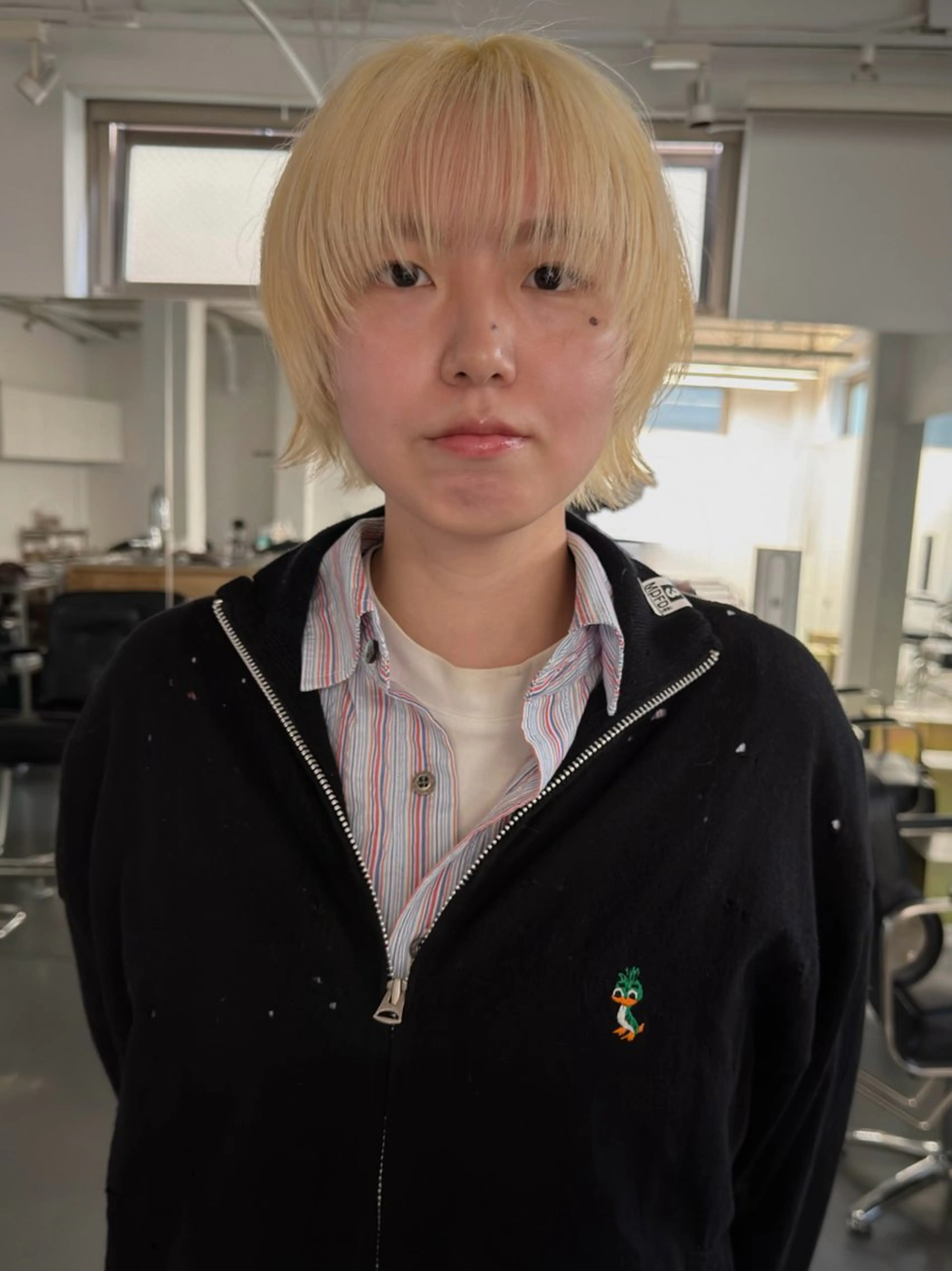 ショート カラー ブリーチ 抜きっぱなしブロンド ブロンド カット ヘアカラー トリートメント sakoda shunkiのヘアスタイル