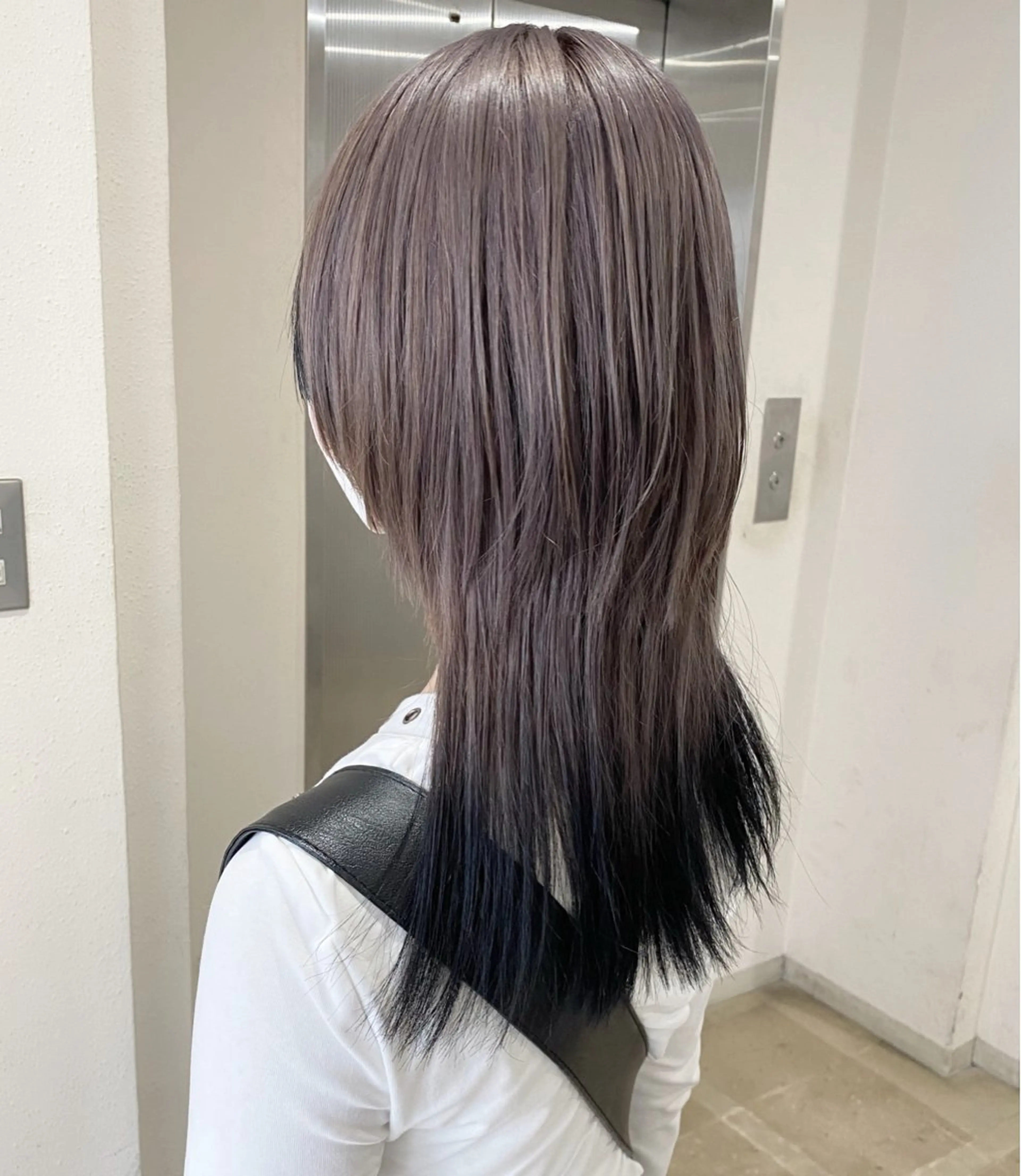 セミロング カラー カット ヘアカラー トリートメント くすみカラー / 肌馴染み/ 花房佑夏のヘアスタイル