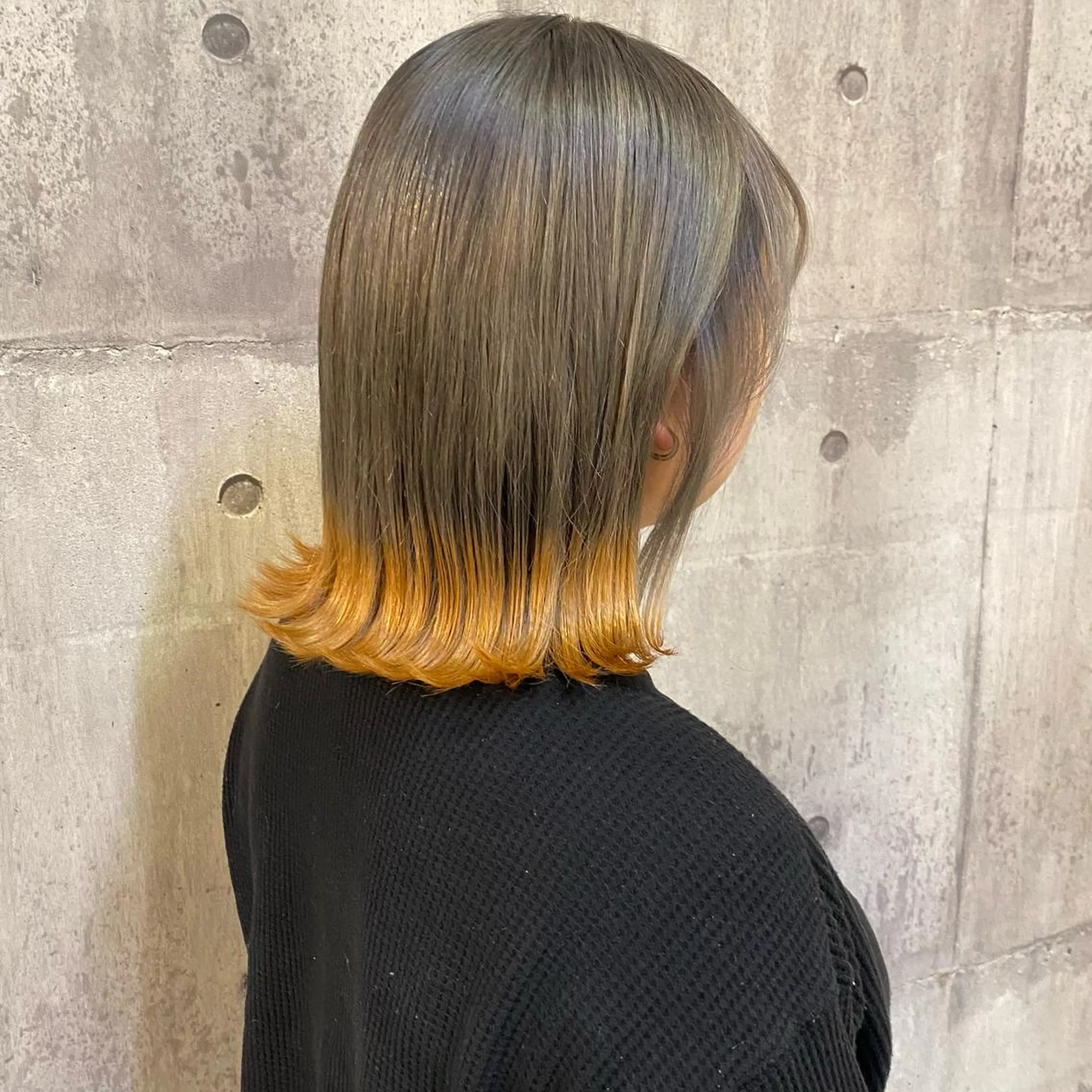 ミディアム カラー グレージュ オレンジ ヘアカラー 比嘉 陽のヘアスタイル