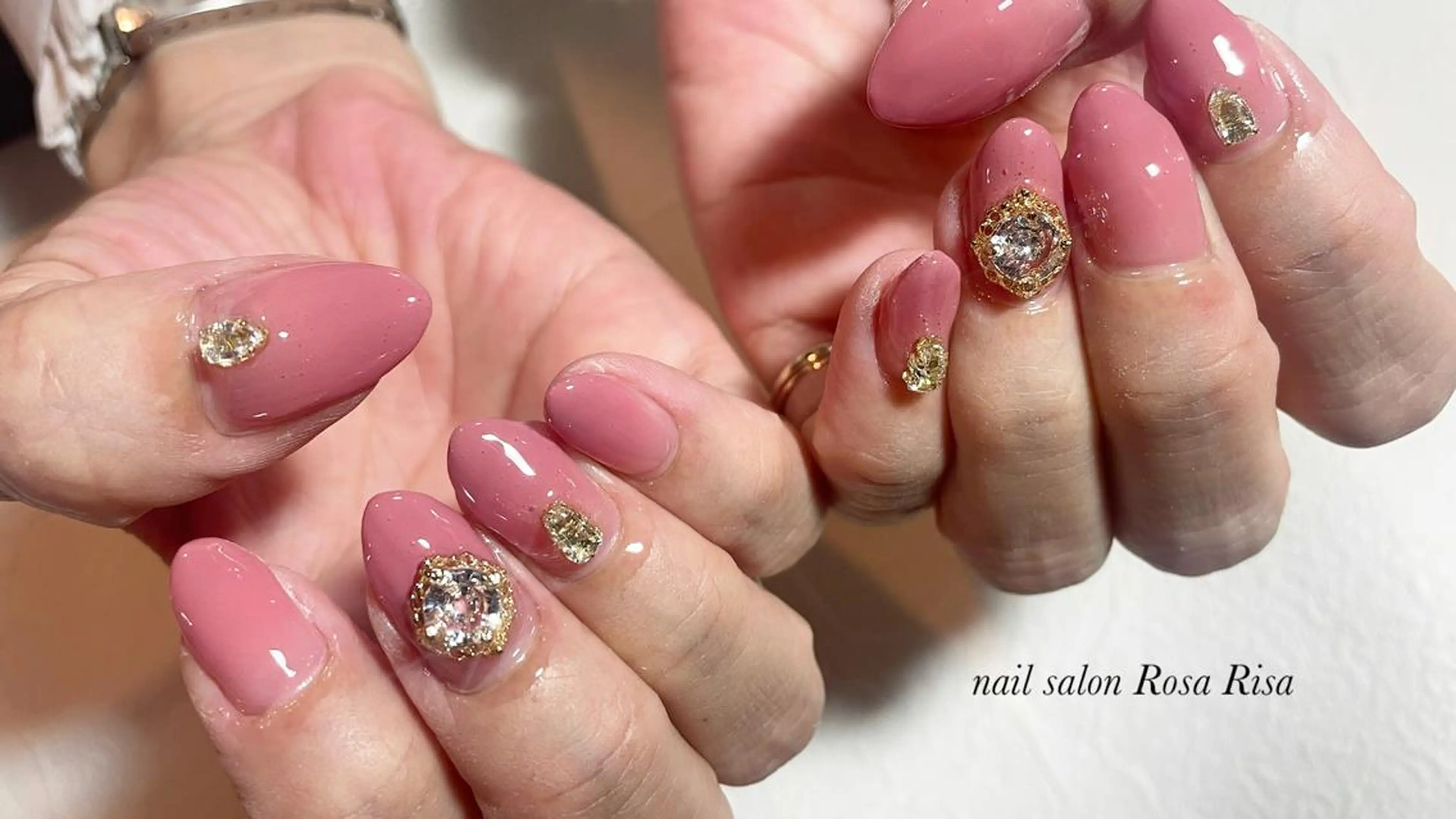 セミロング ネイル ネイルスタジオ シェイクユアハンズのネイルデザイン