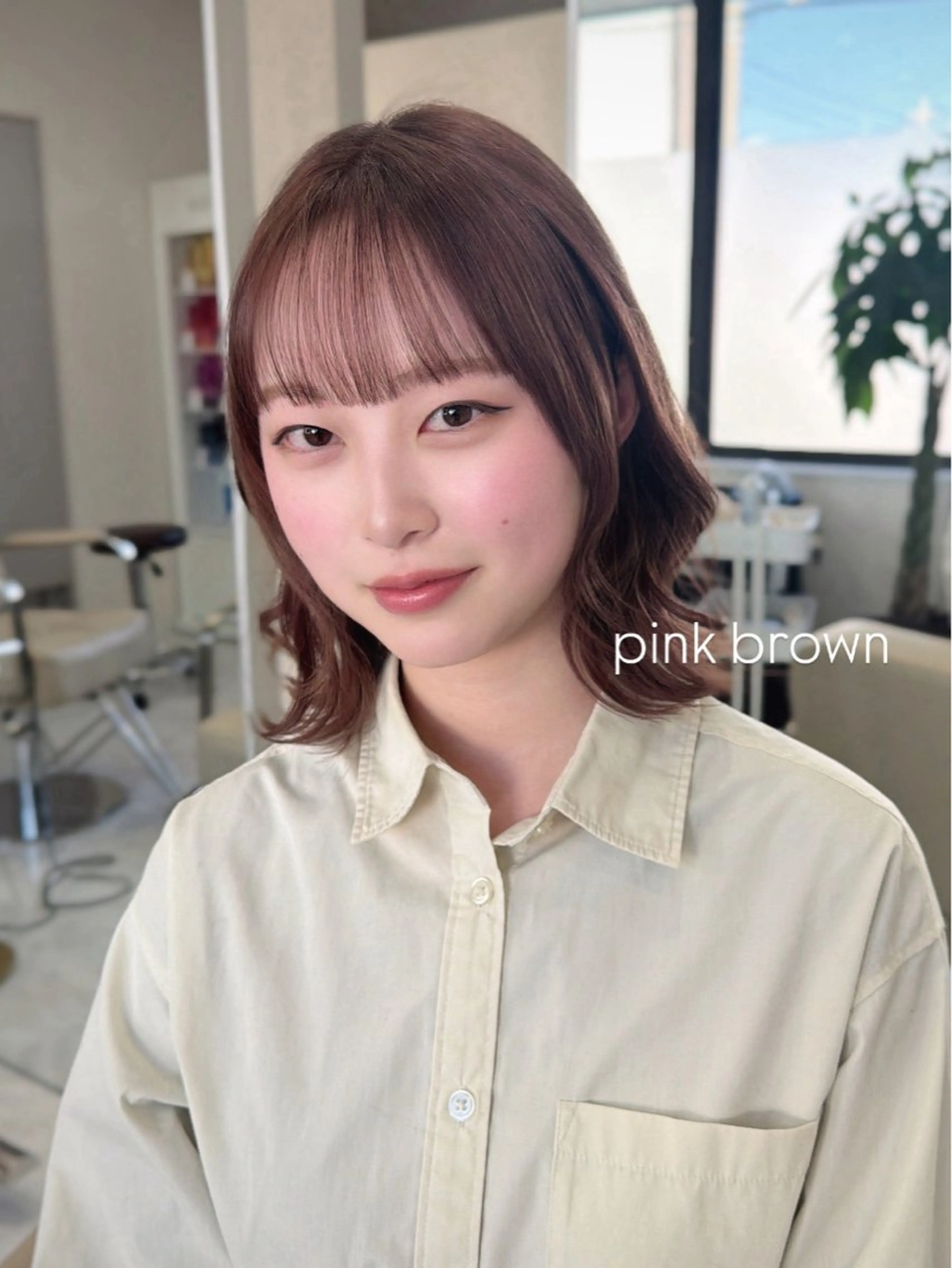 ミディアム カラー ヘアアレンジ ブラウンカラー ピンクカラー ピンクブラウン カット NOELA所属・加藤あいり／大人 可愛いモテカラー♡のヘアスタイル