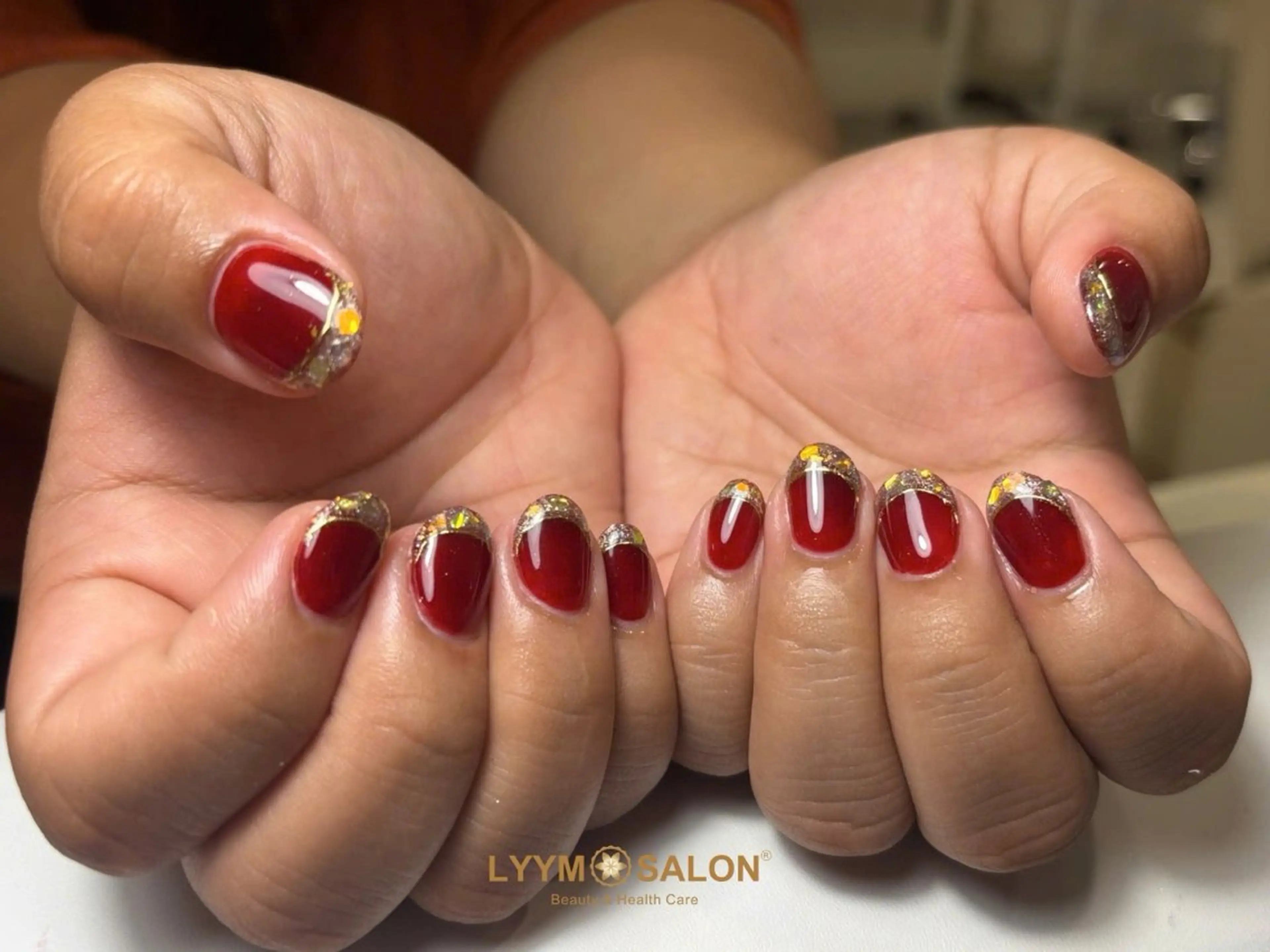 ネイル ボルドー フレンチネイル ゴールド 韓国ネイル シンプルネイル ハンドネイル LYYM Salonのネイルデザイン