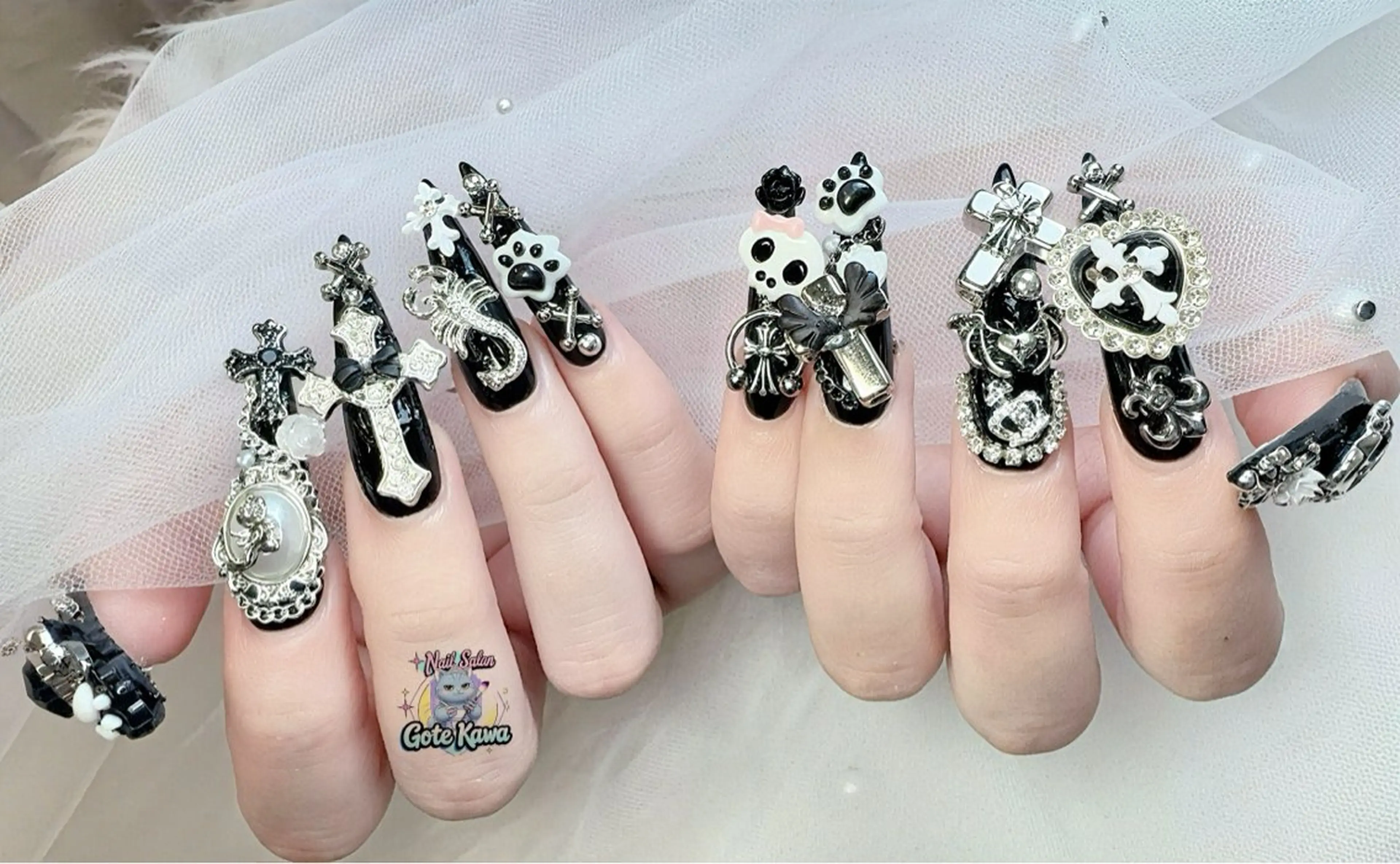ネイル アートネイル ジェルネイル マグネットネイル 持ち込み ワンカラーネイル ハンドネイル ハンドケア Gote Kawa nail salonのネイルデザイン