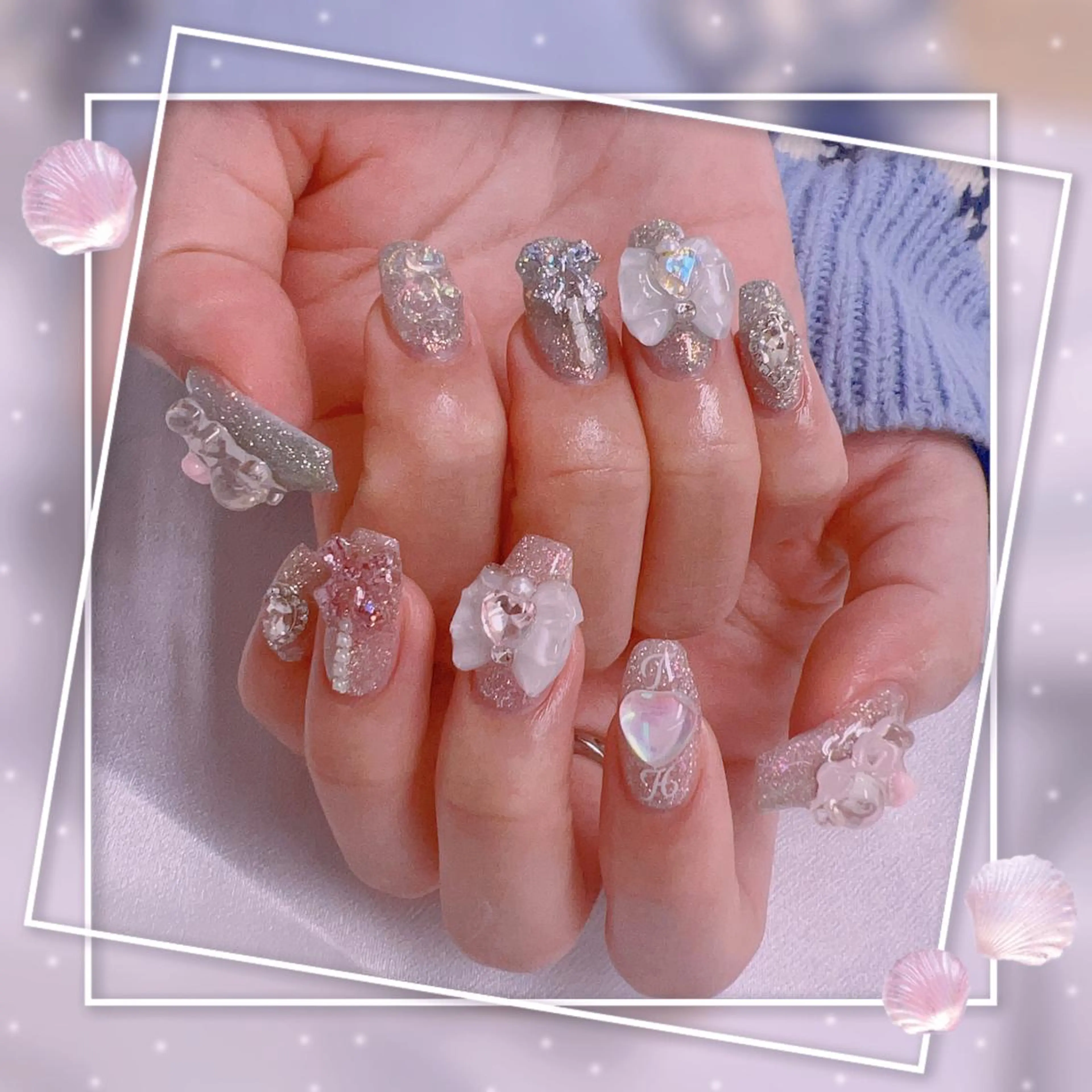 ネイル フレンチネイル キラキラネイル 韓国ネイル マグネットネイル マグネットフレンチ ハンドネイル Chill Nailsalonのネイルデザイン